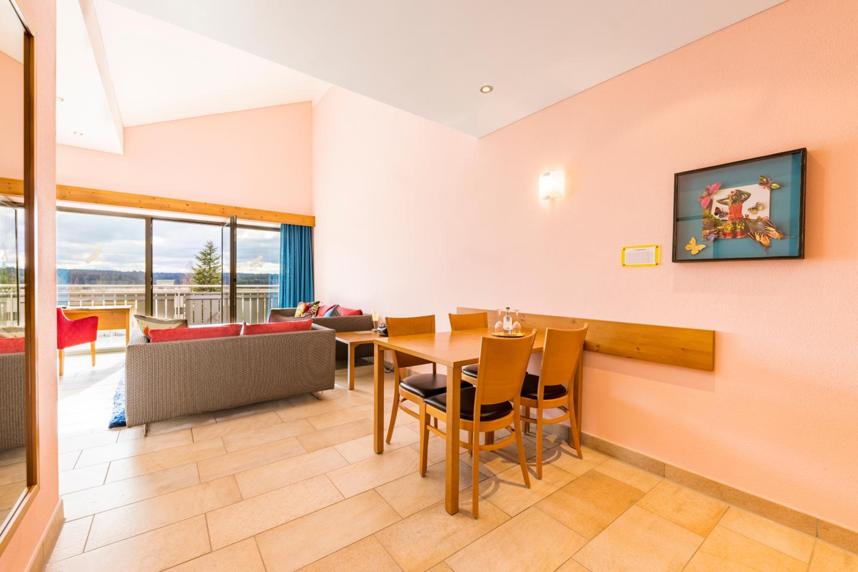 Duplex Apartment with Lake View photo 3
