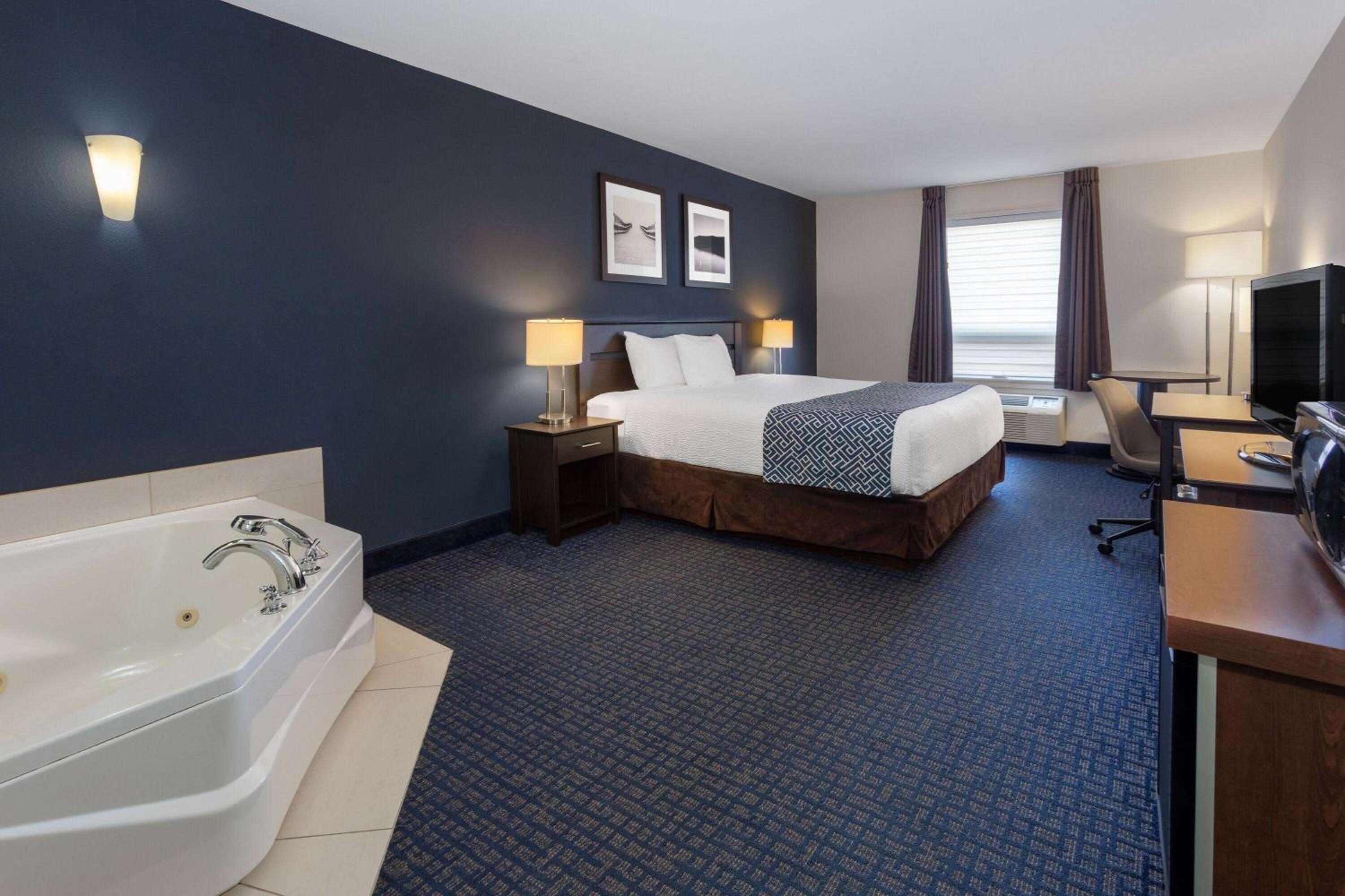 Queen Room with Sofa Bed and Mobility Access, Non-Smoking - Photo 1