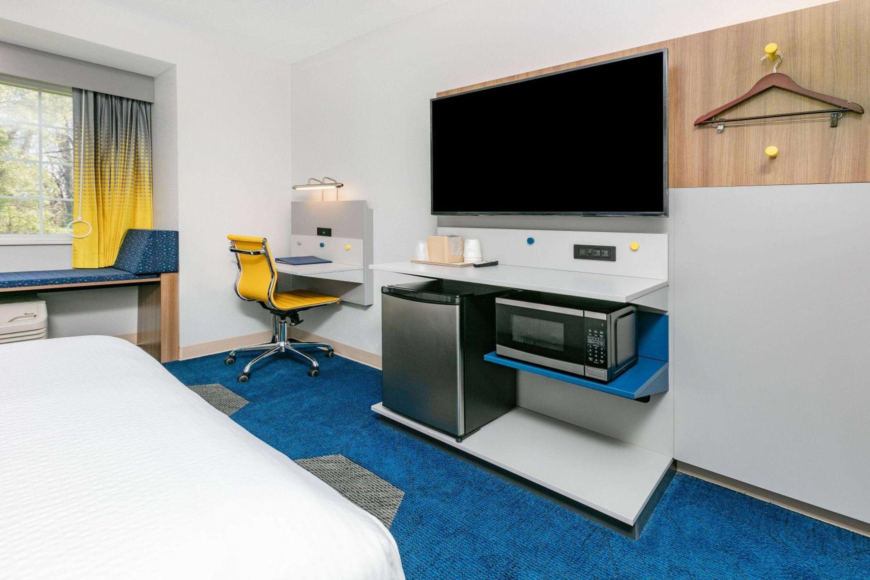 Queen Room - Disability Access- Non-Smoking - Photo 1