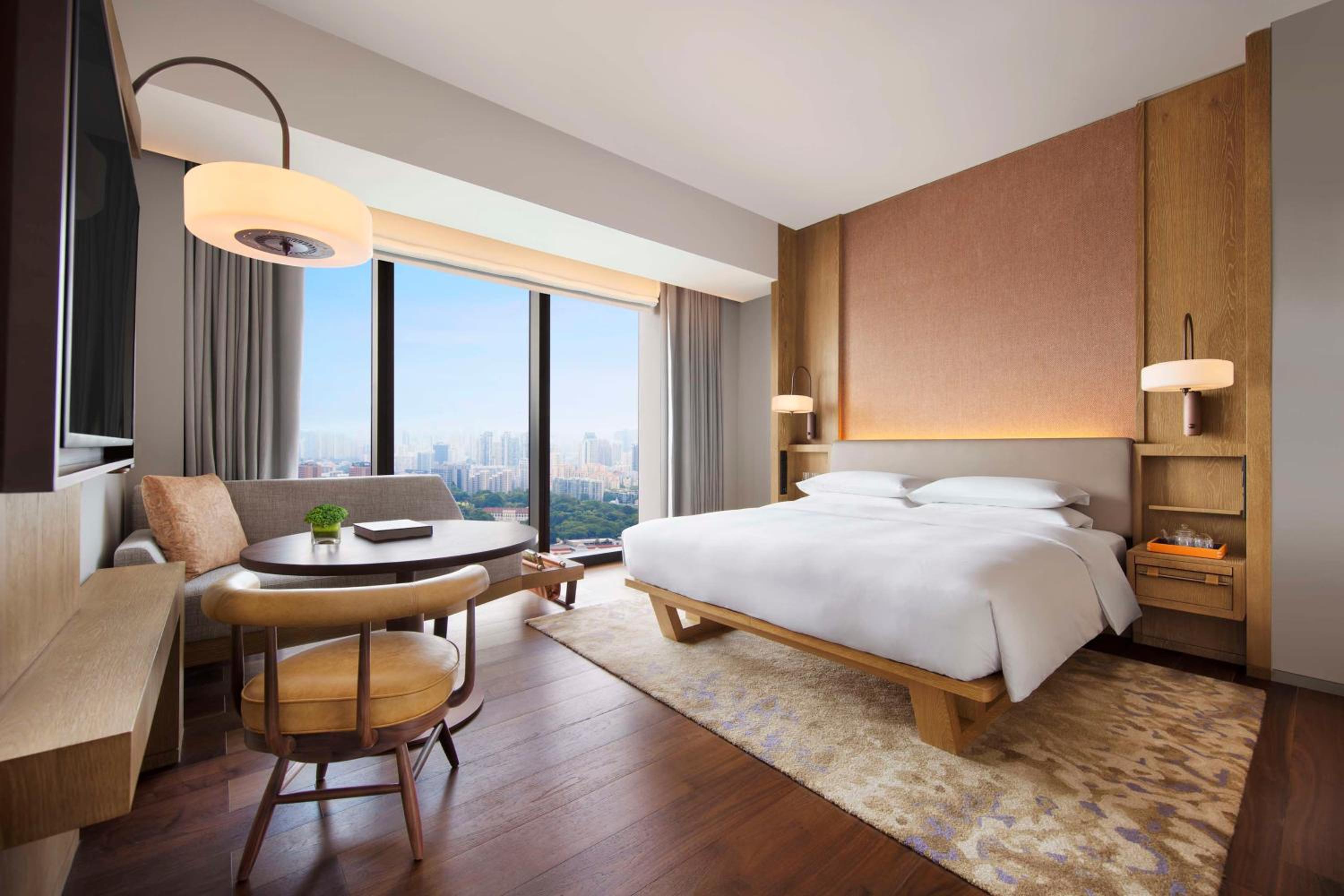 Deluxe King Room with One King Bed (Non Smoking)