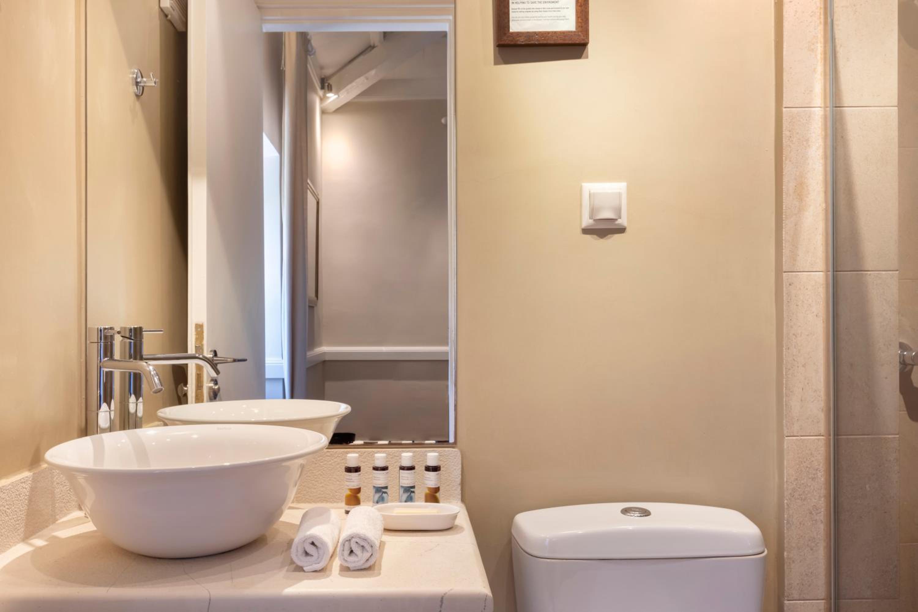 Suite (4 Adults) photo 3