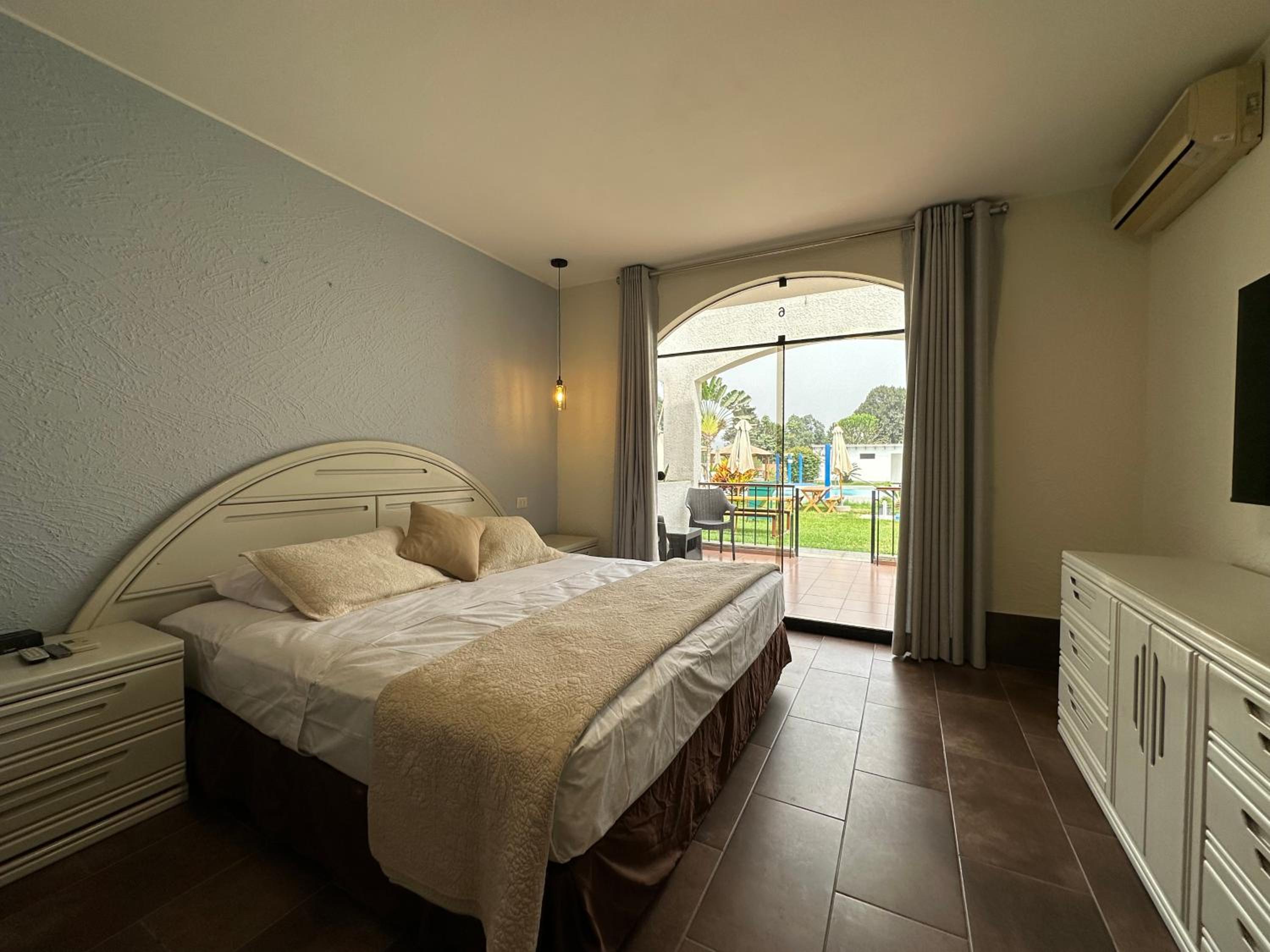 Quadruple Room with Terrace