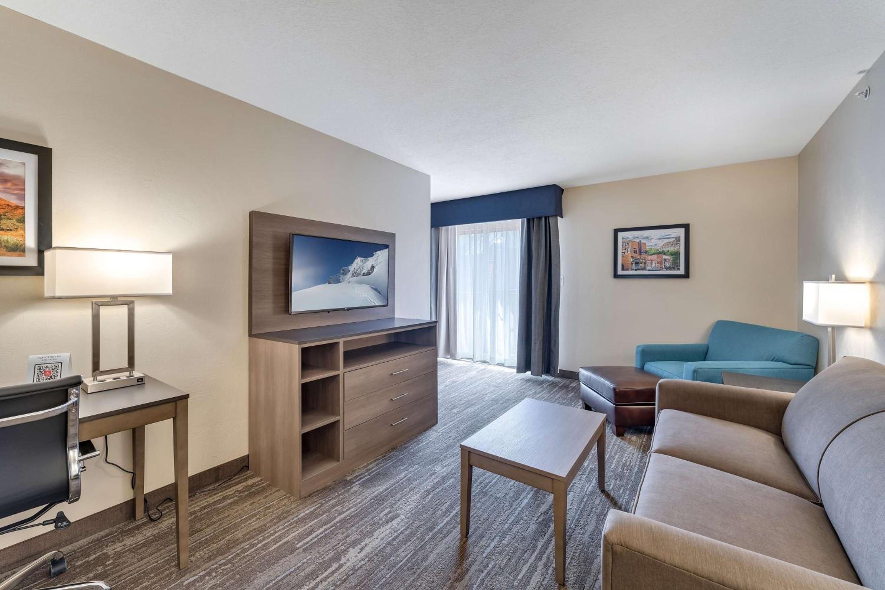 King Suite with Sofa Bed and Kitchenette - Non-Smoking photo 1