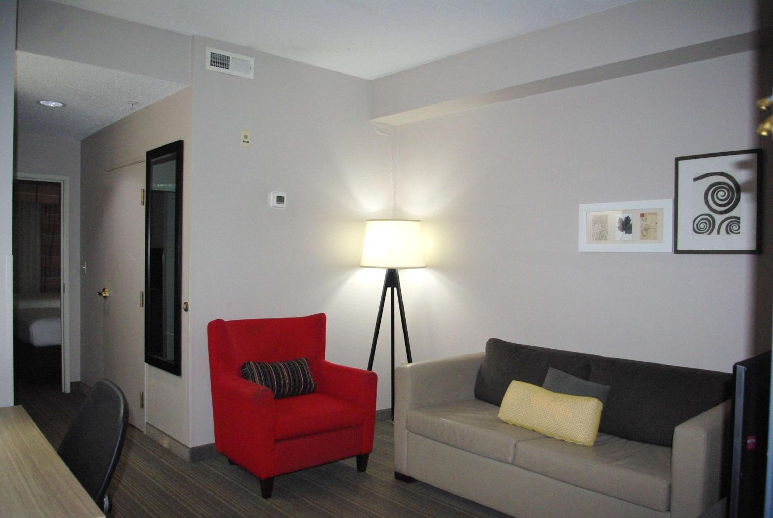 One-Bedroom King Suite, Non-Smoking - Photo 2