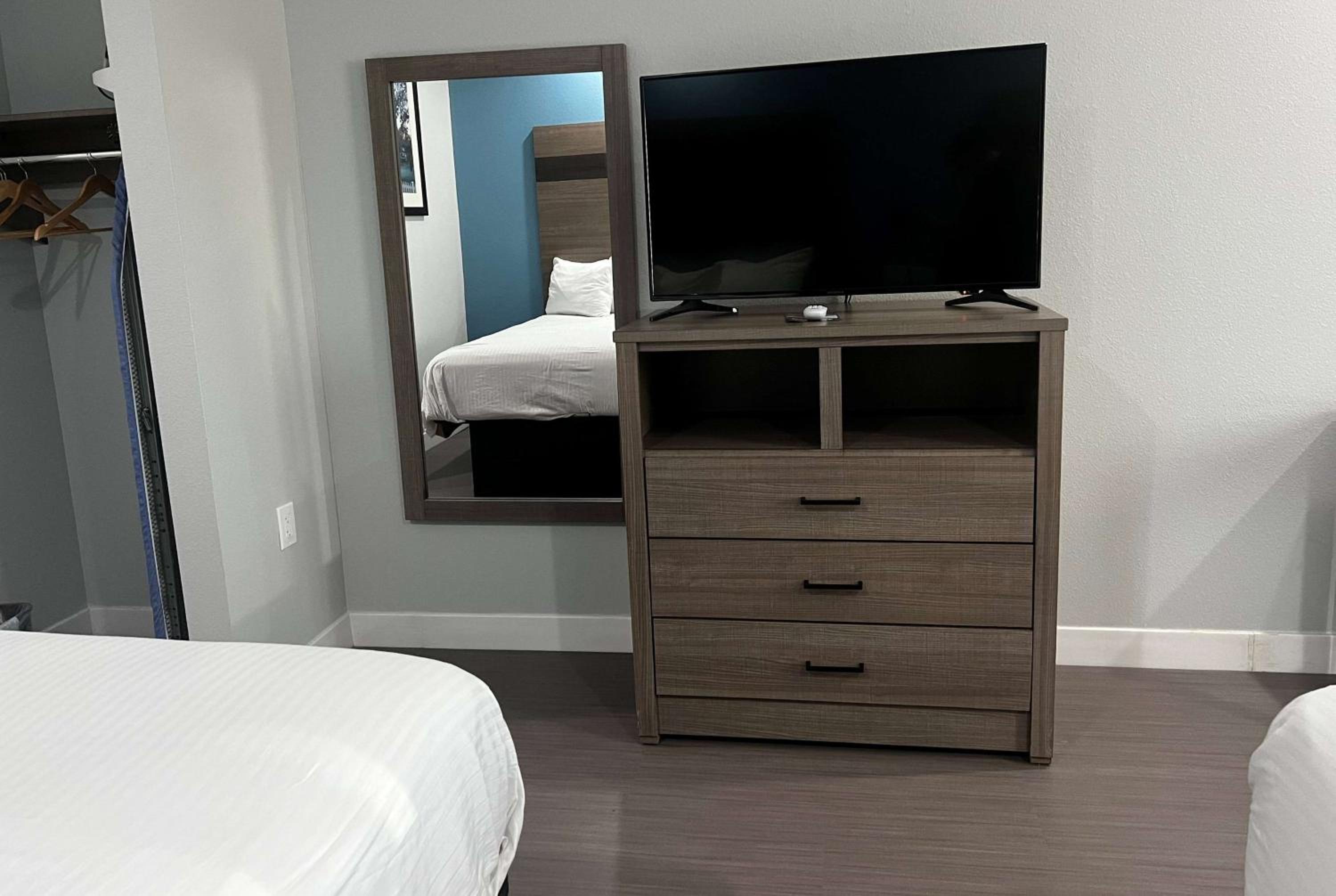 Suite with Two Double Beds - Non-Smoking - Photo 16
