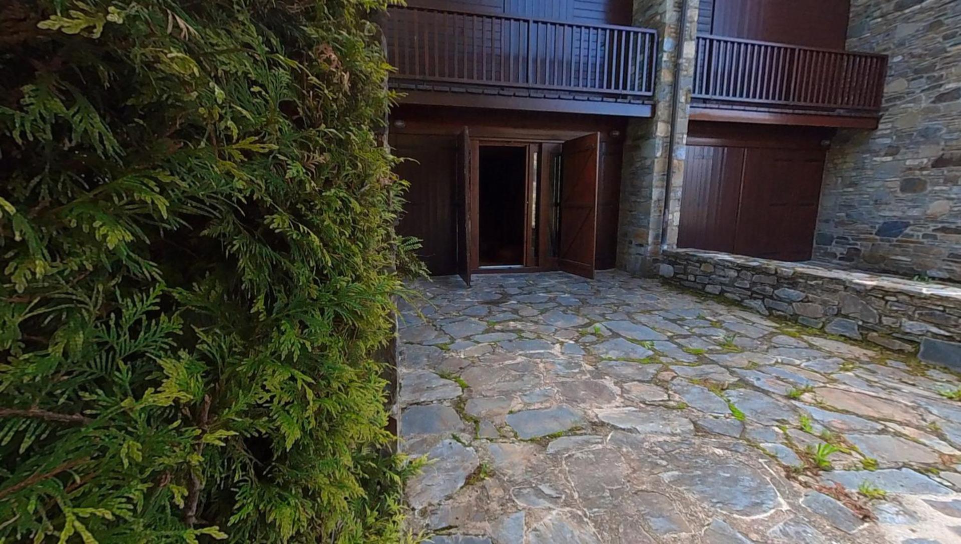 Four-Bedroom House photo 2
