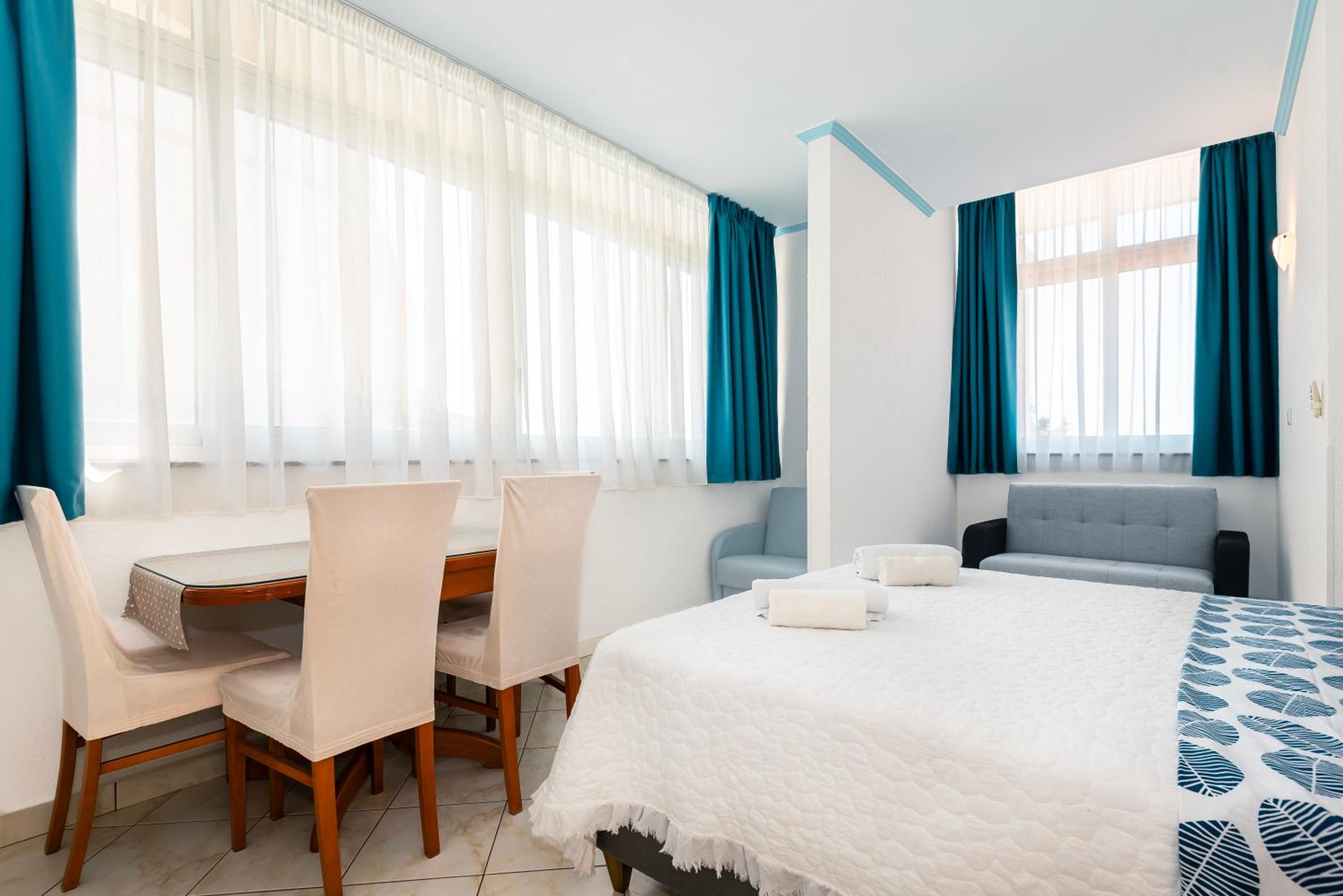 Studio Apartment photo 3