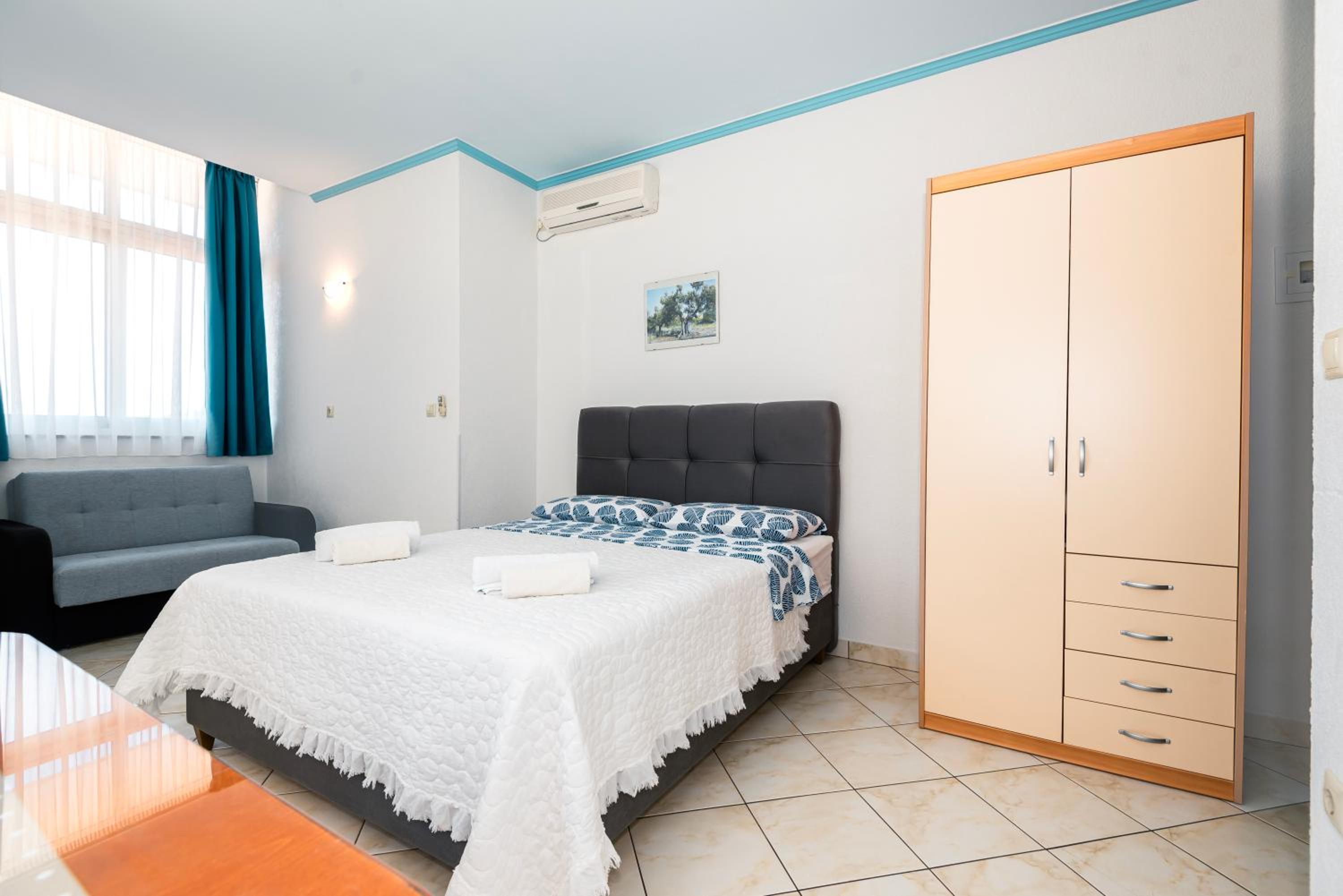 Studio Apartment photo 1