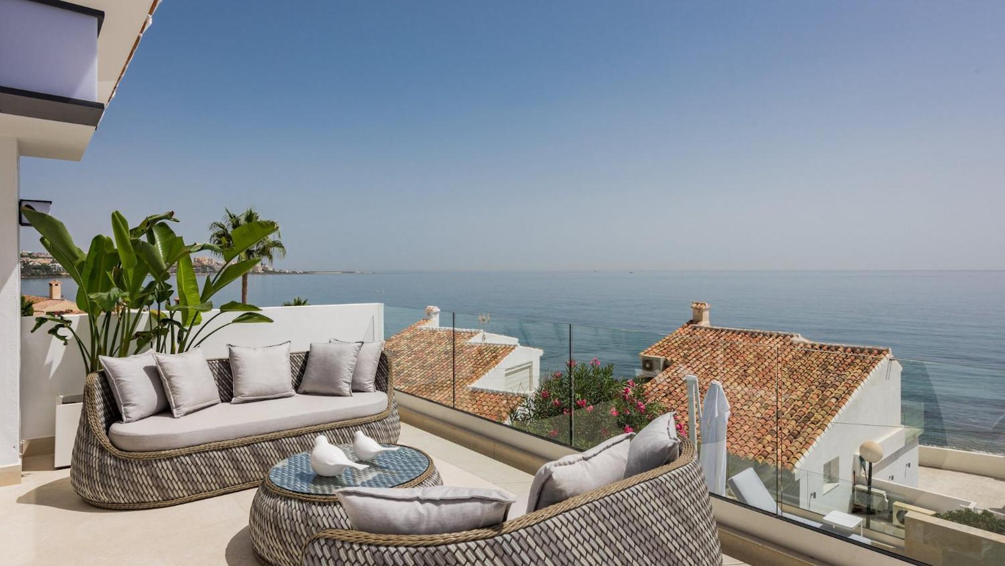Villa with Sea View photo 2
