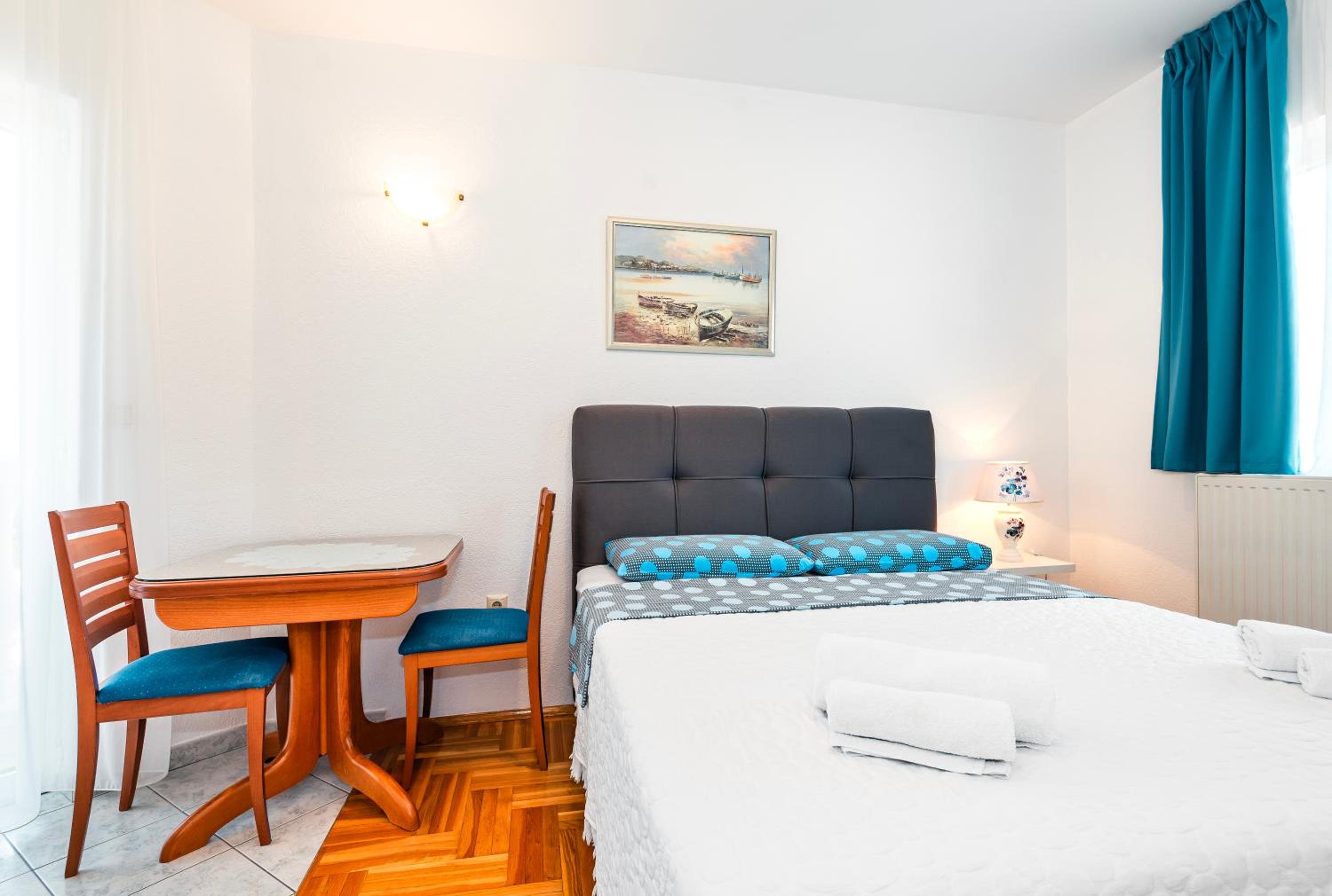Studio Apartment photo 3