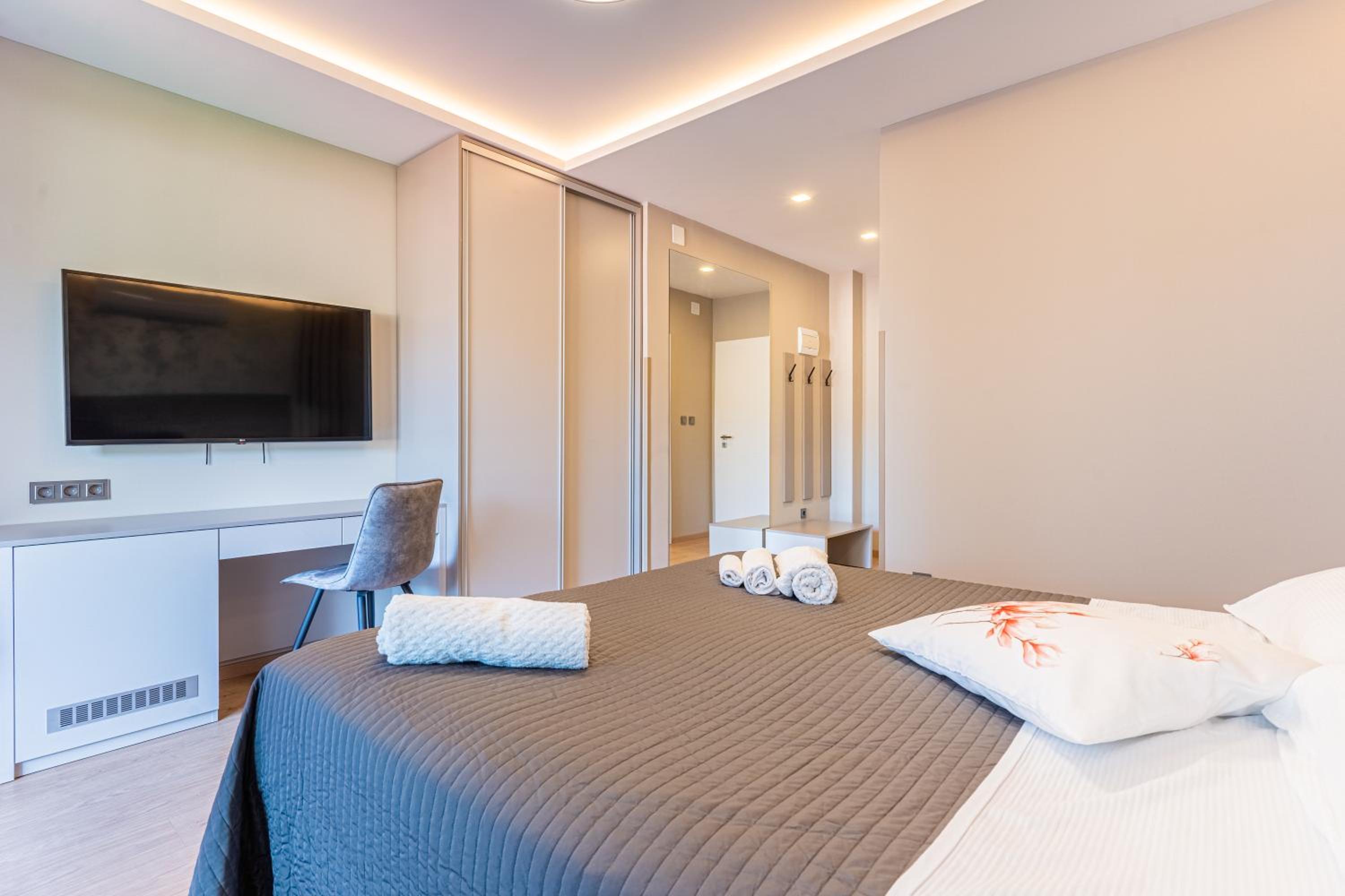 Double Room with Balcony and Sea View - Photo 4