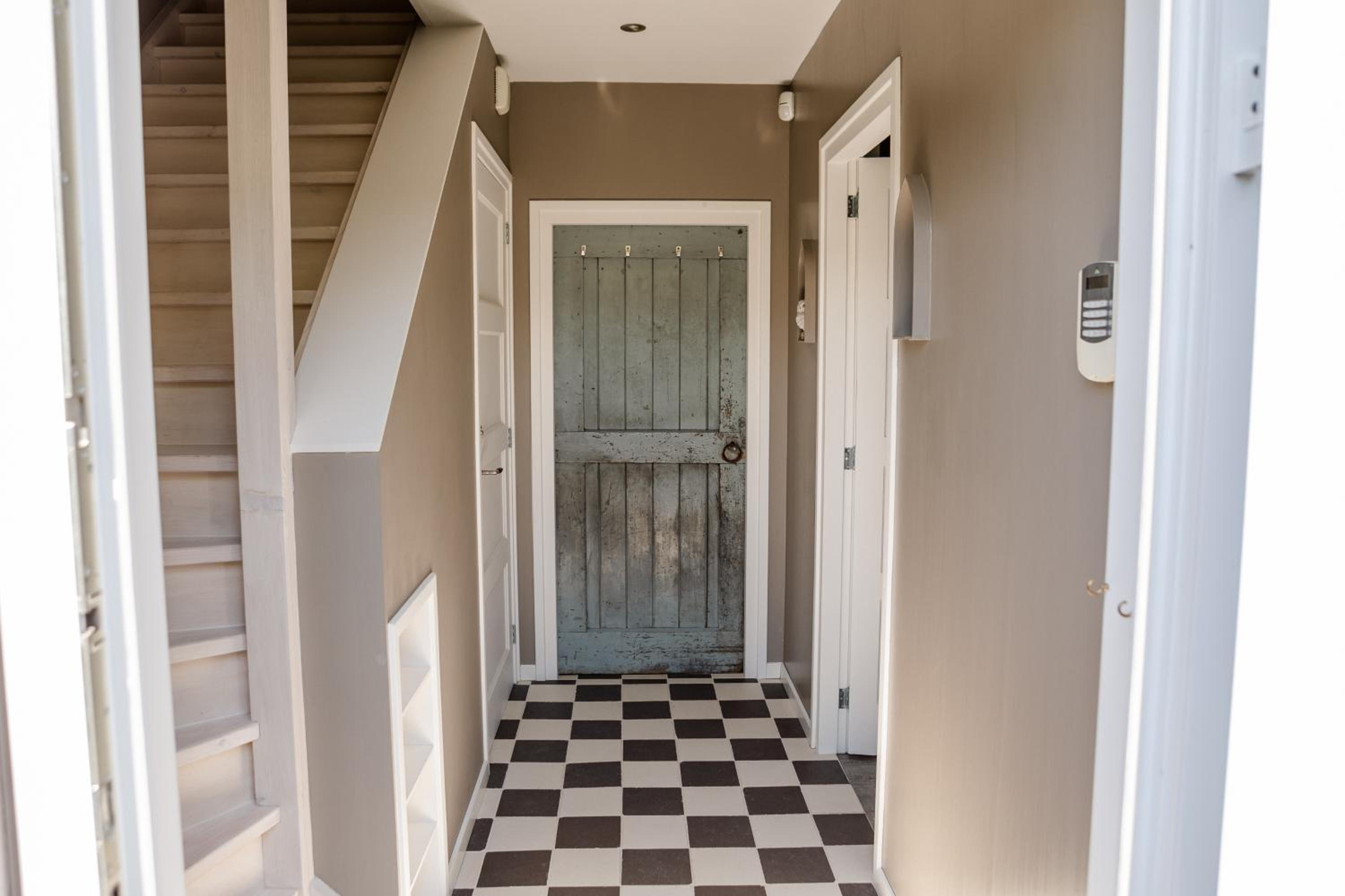 One-Bedroom House photo 3