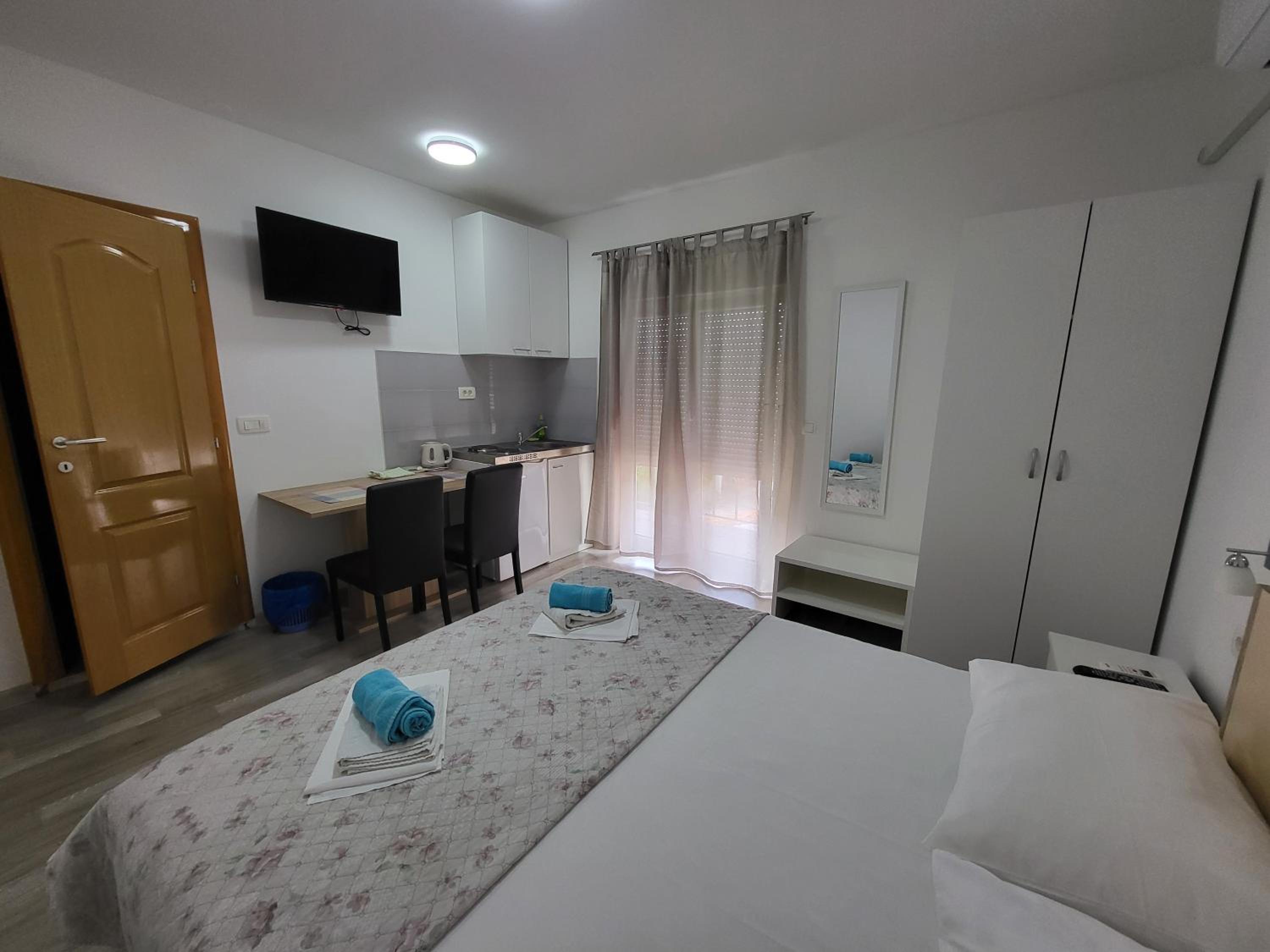 Studio Apartment photo 1