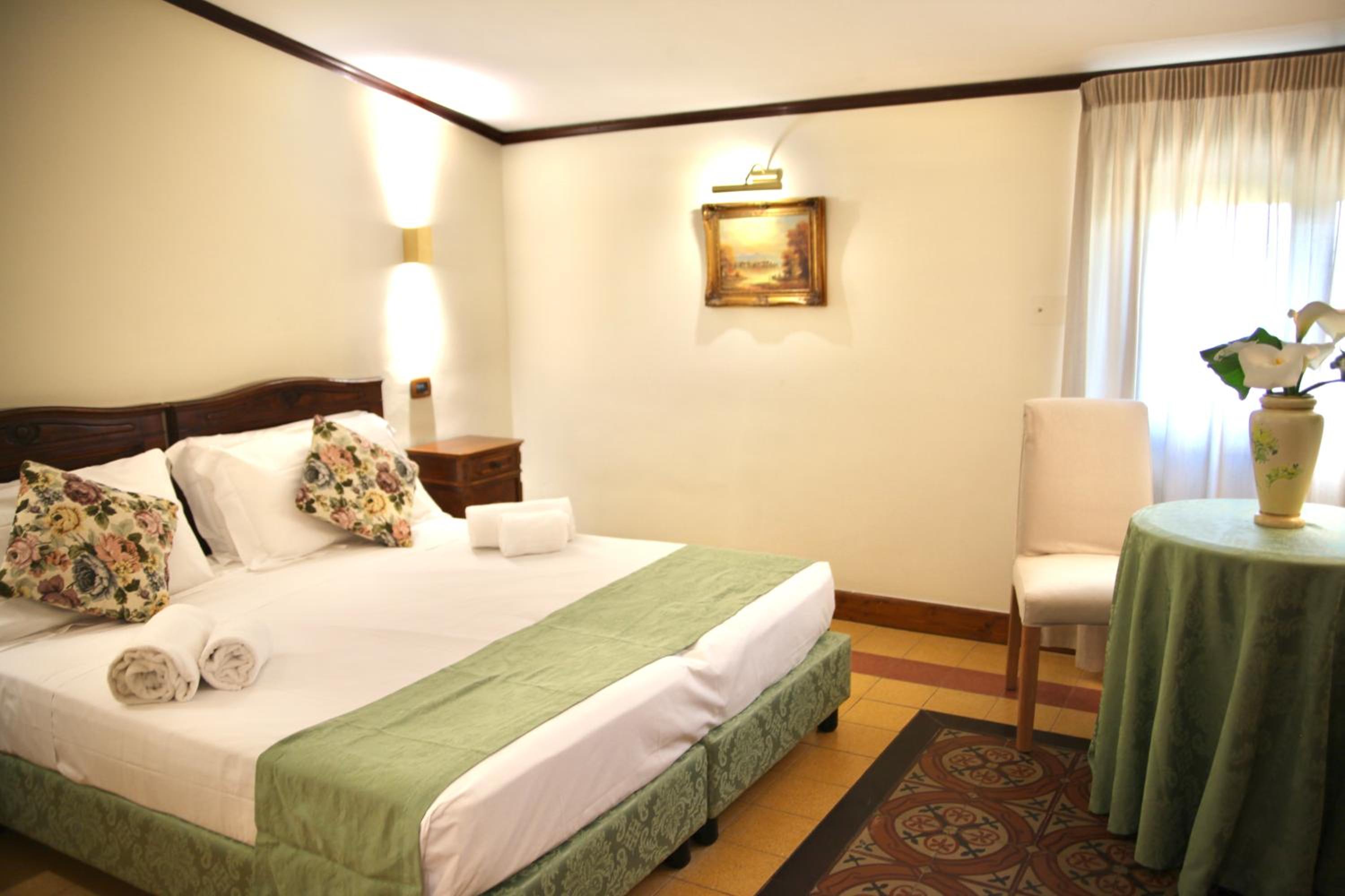 Superior Double or Twin Room - Photo 5