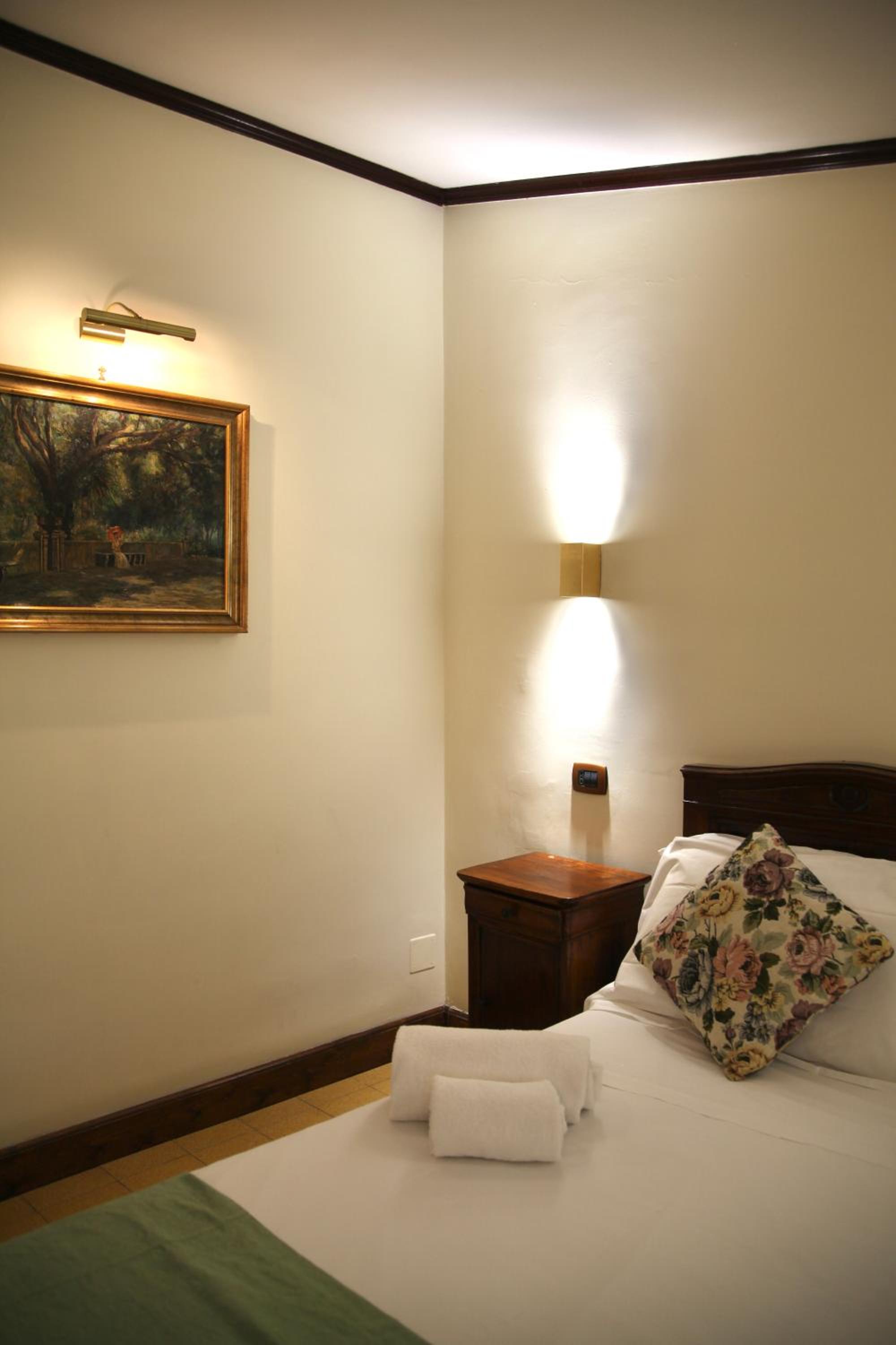 Superior Double or Twin Room - Photo 6