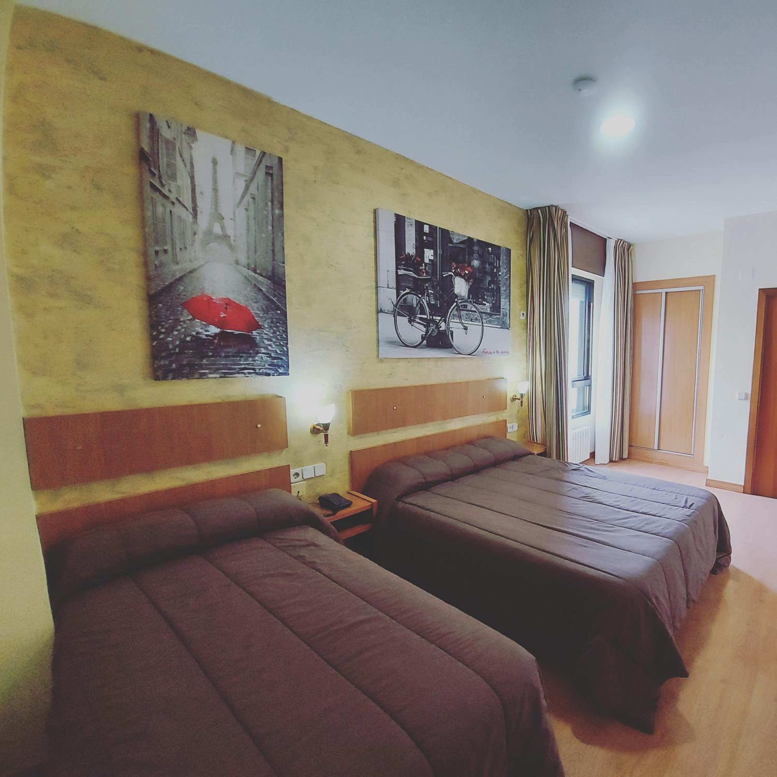 Family Room (2 Adults + 1 Child) photo 3