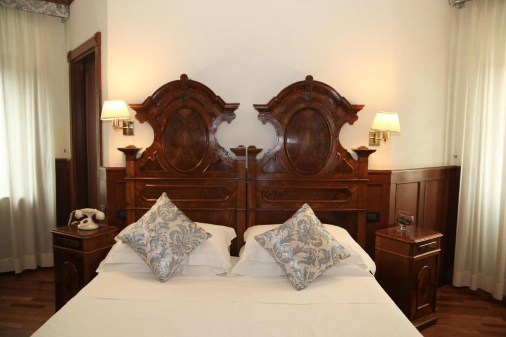 Deluxe Double Room - Photo 22