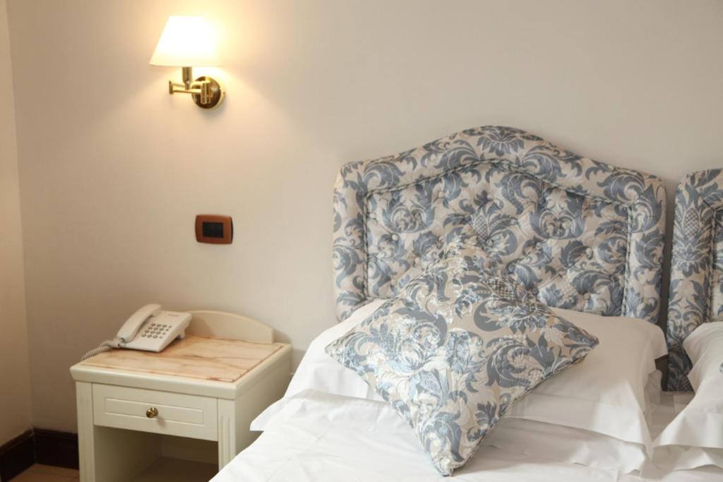 Superior Double or Twin Room - Photo 18