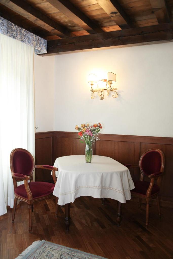 Suite - Photo 18