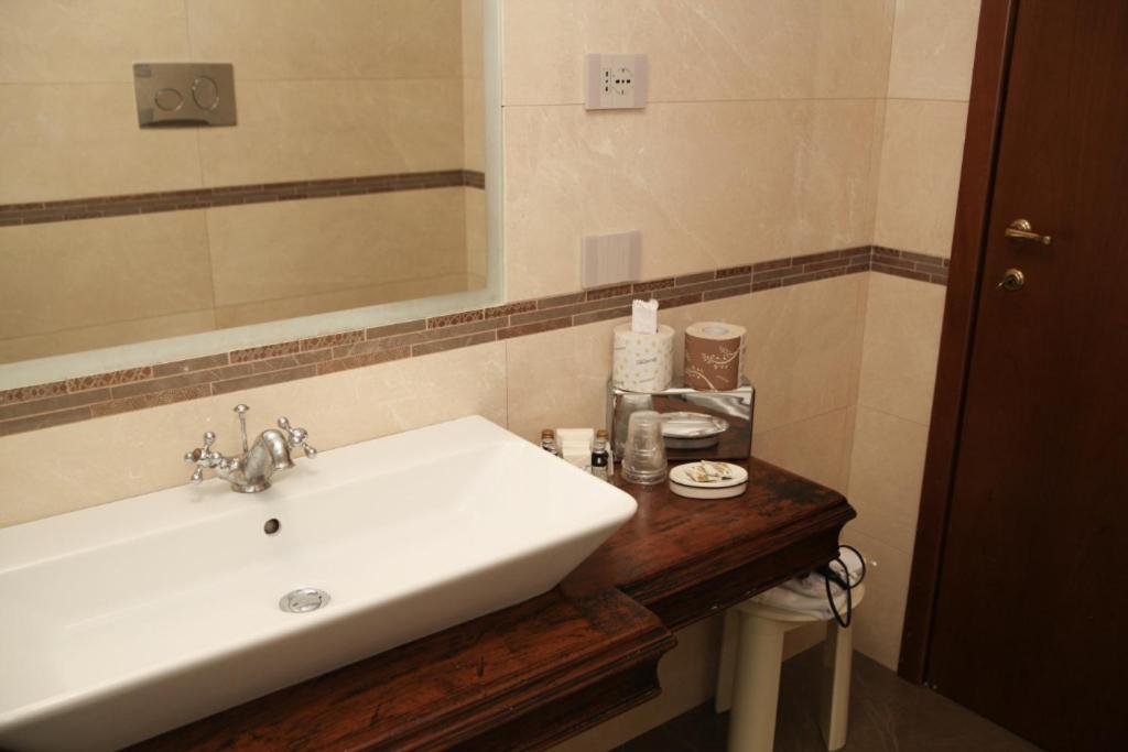 Suite - Photo 14