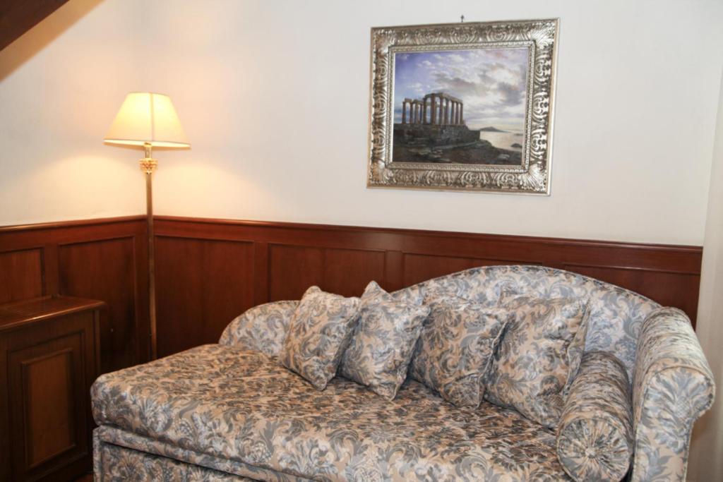 Suite - Photo 11
