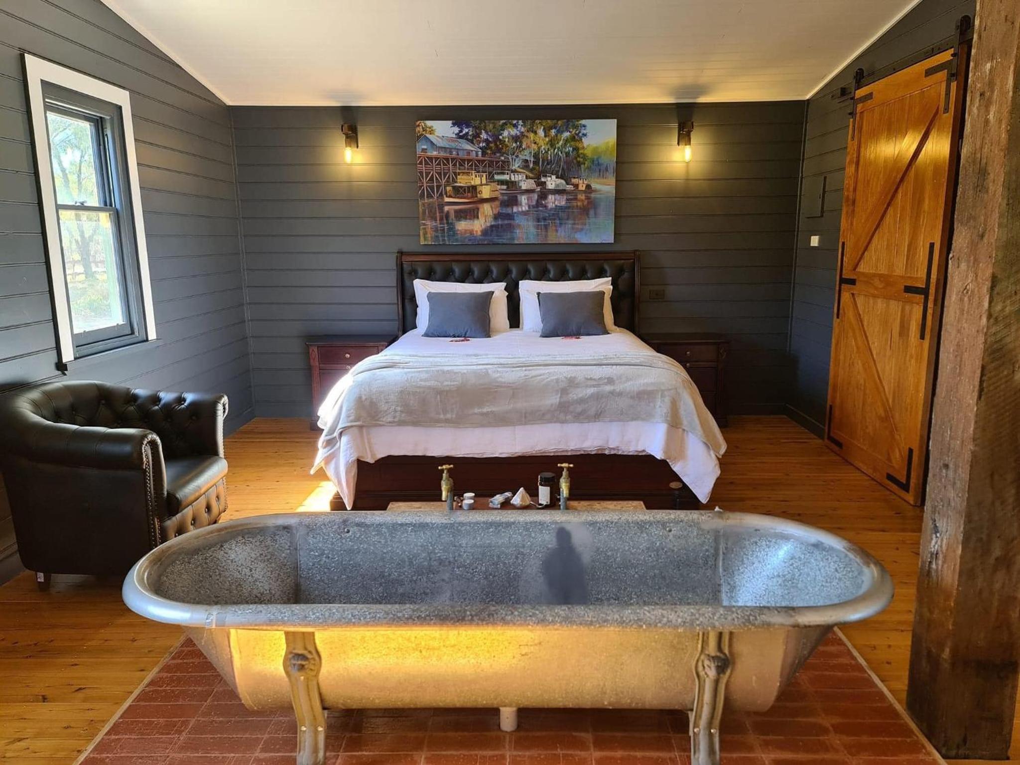 King Room with Spa Bath photo 3