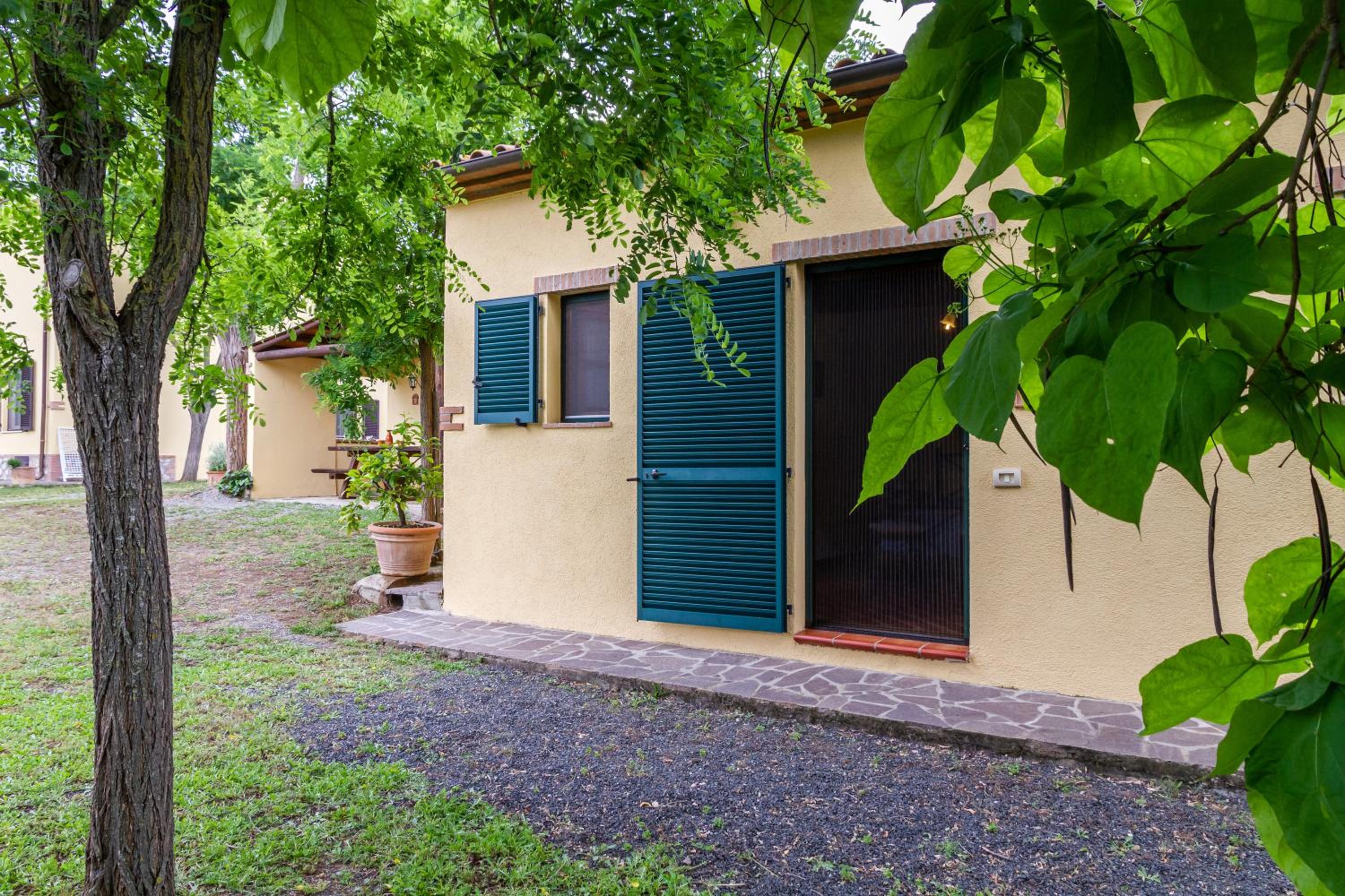 One-Bedroom Apartment with Garden View photo 2