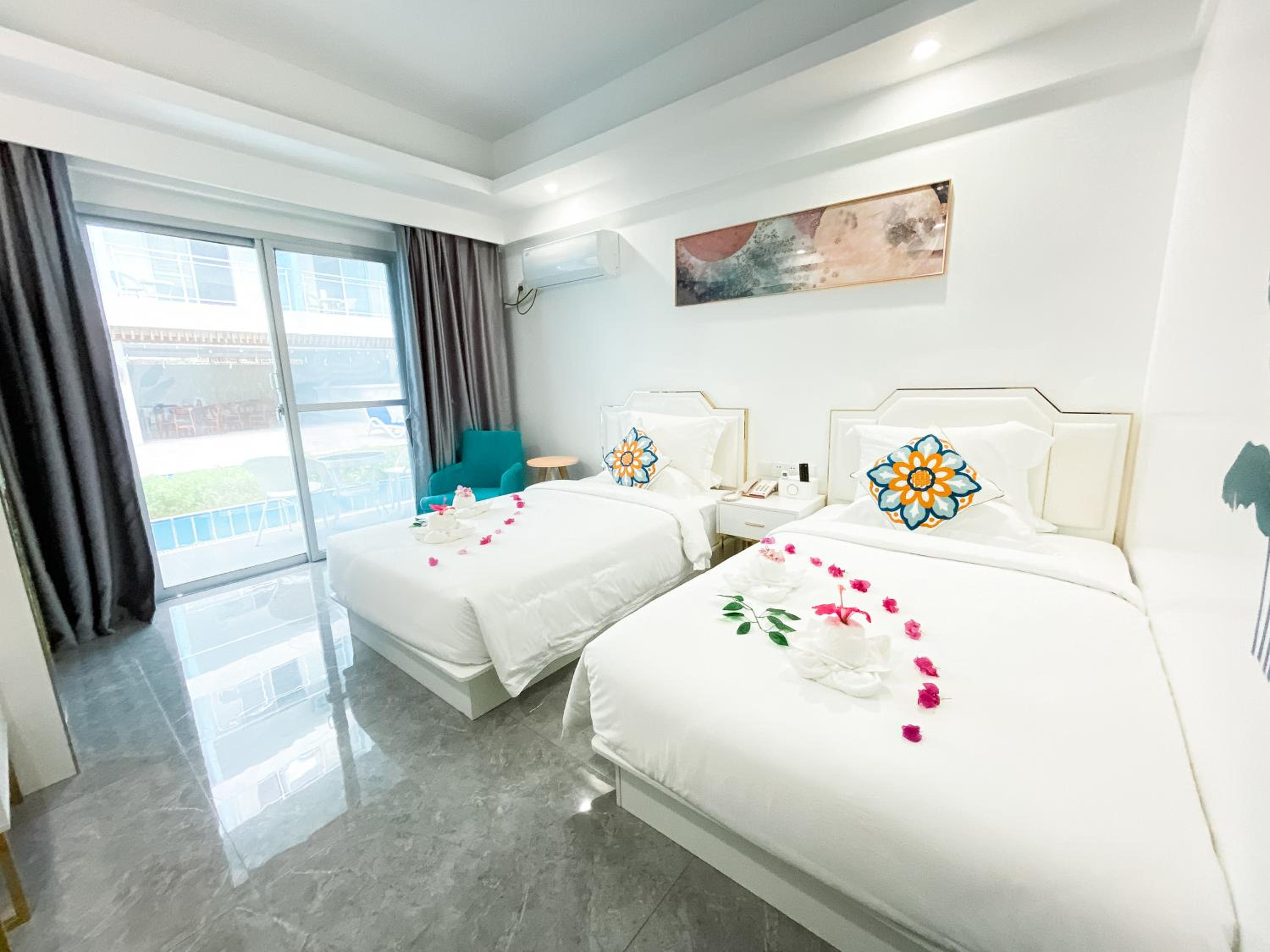 Superior King or Twin Room - Photo 14