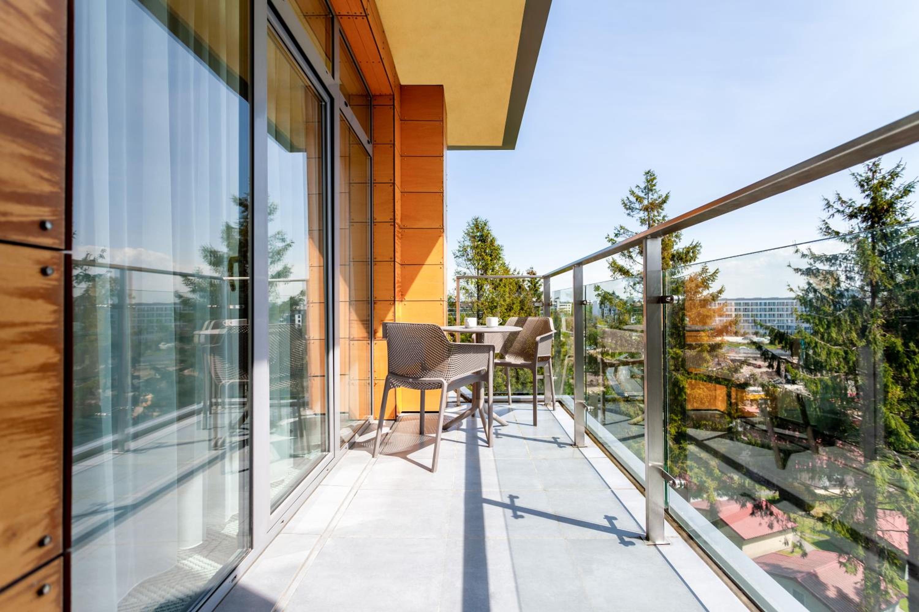 Apartment with Balcony photo 2