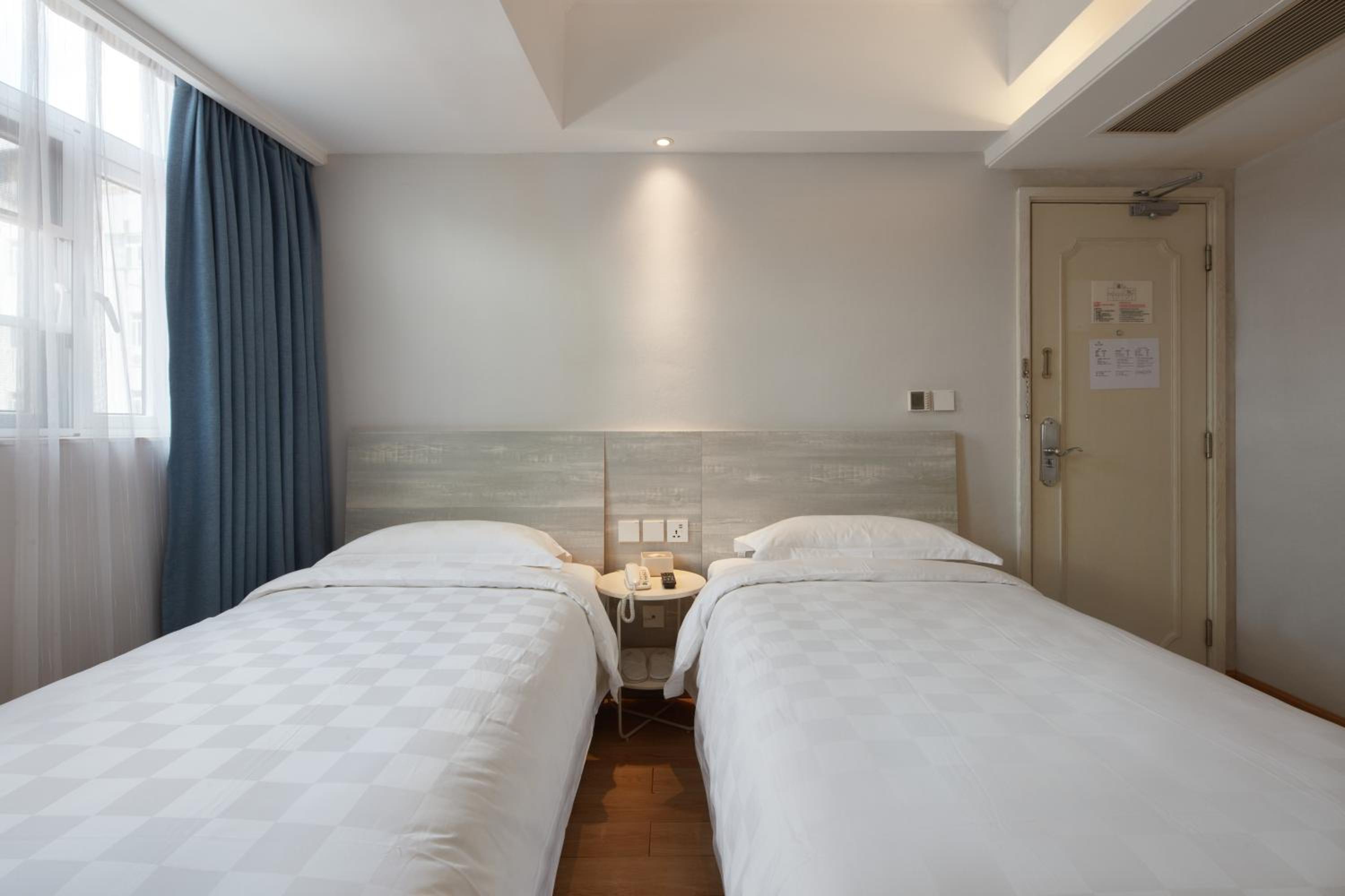 Deluxe Twin Room photo 2