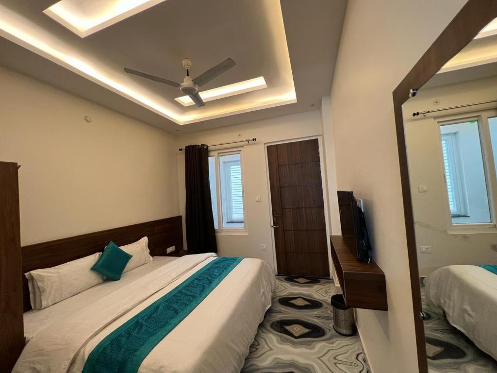 Three-Bedroom Suite photo 2