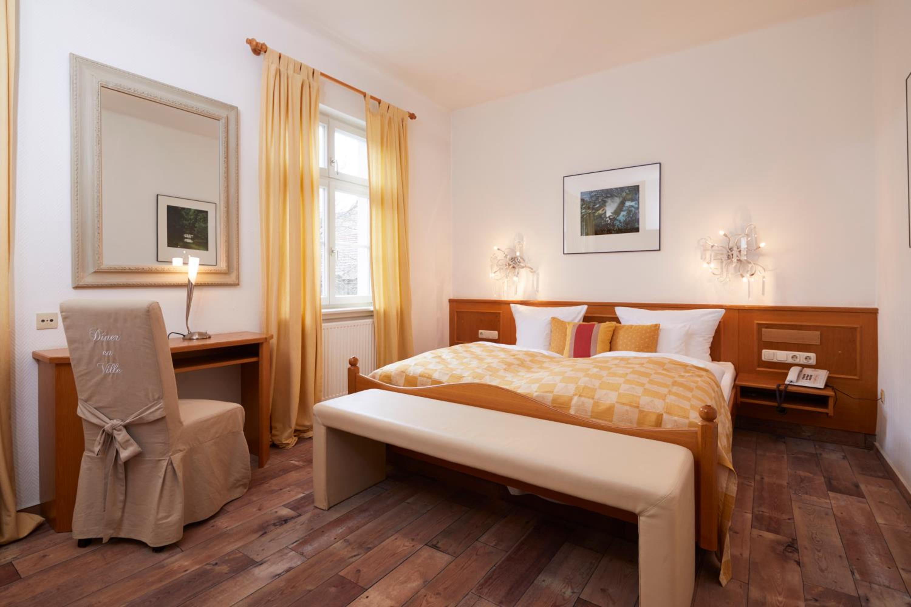 Double Room (1 Adult)