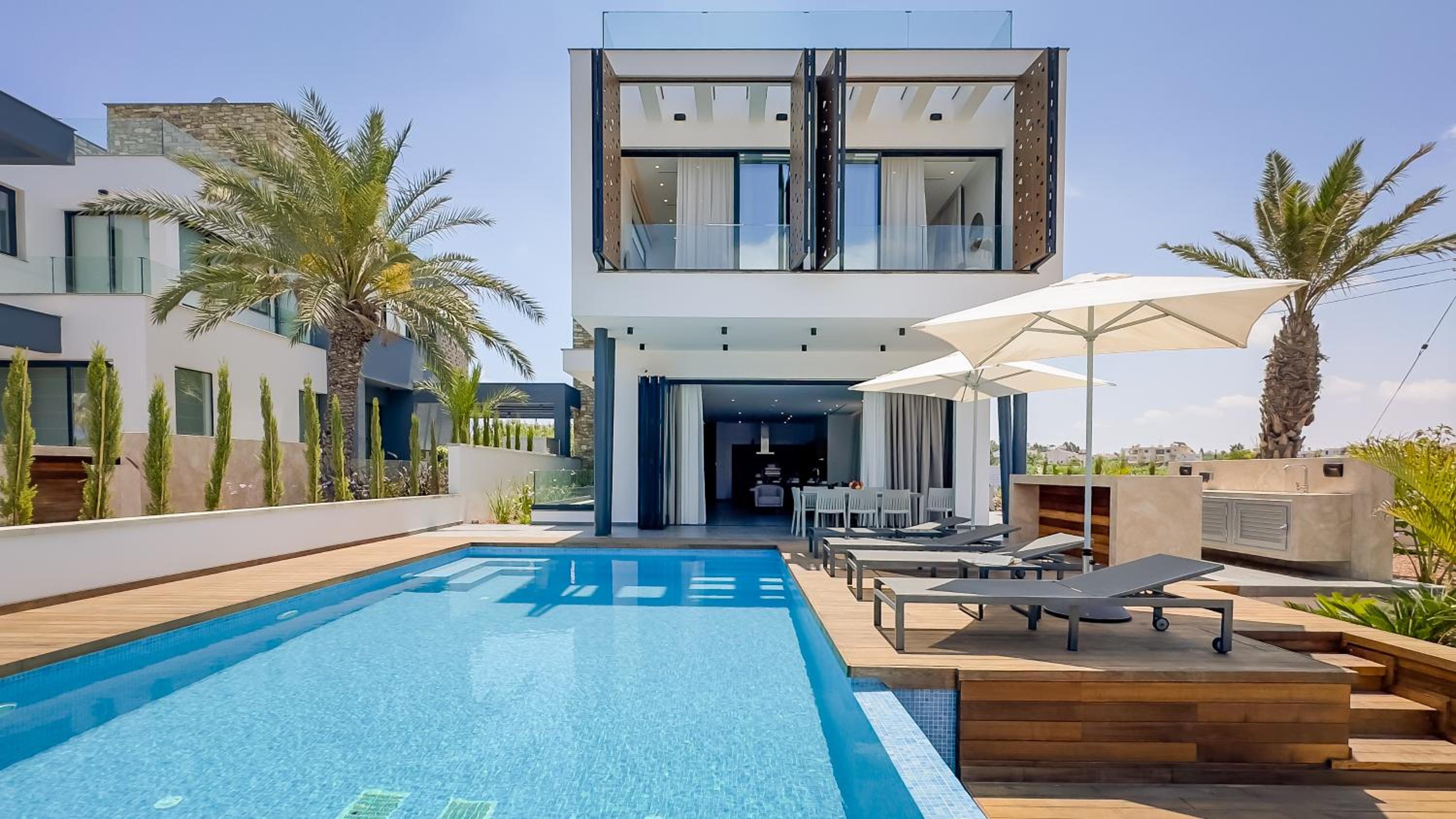 Villa photo 1