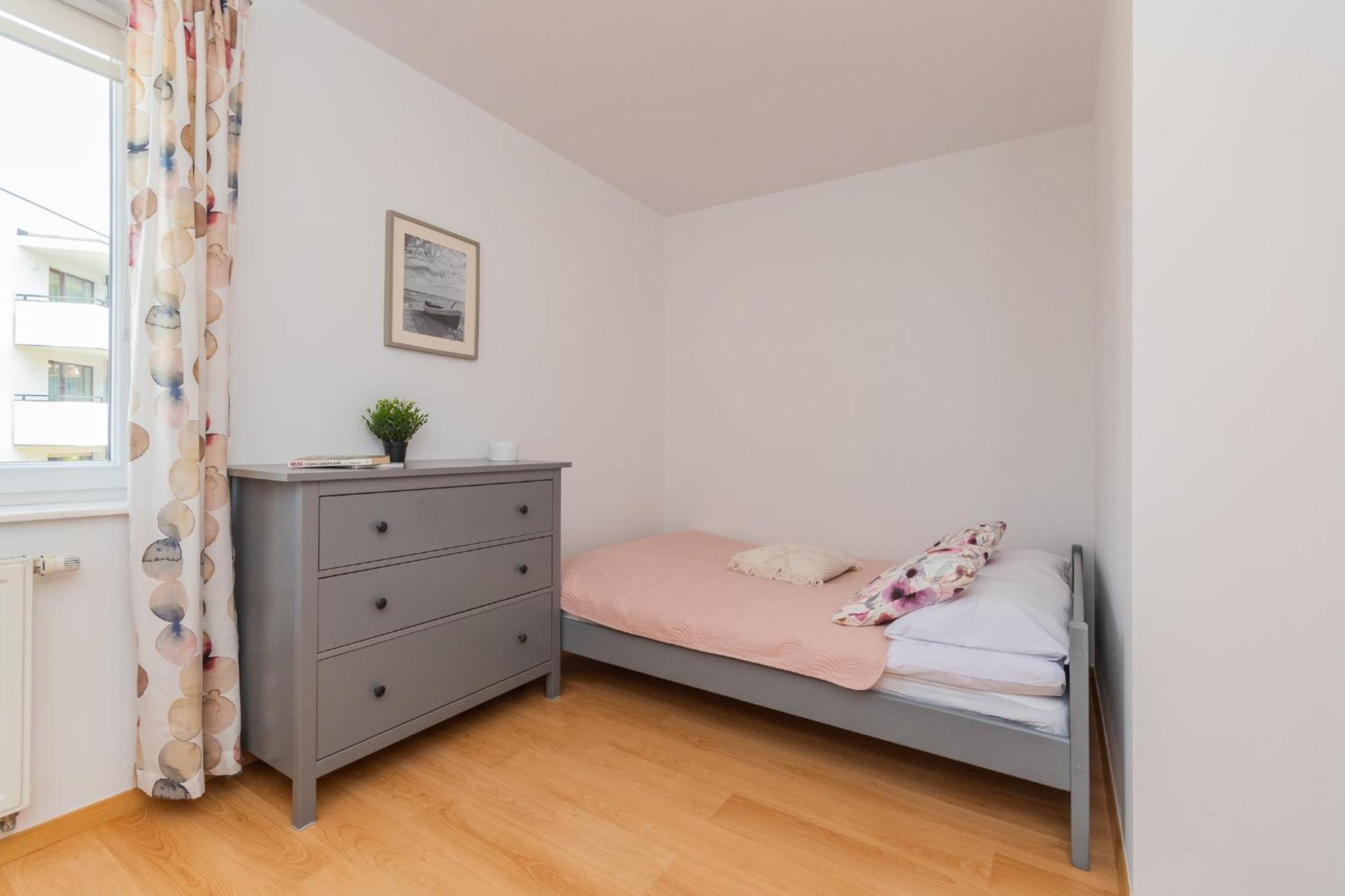 One-Bedroom Apartment photo 2