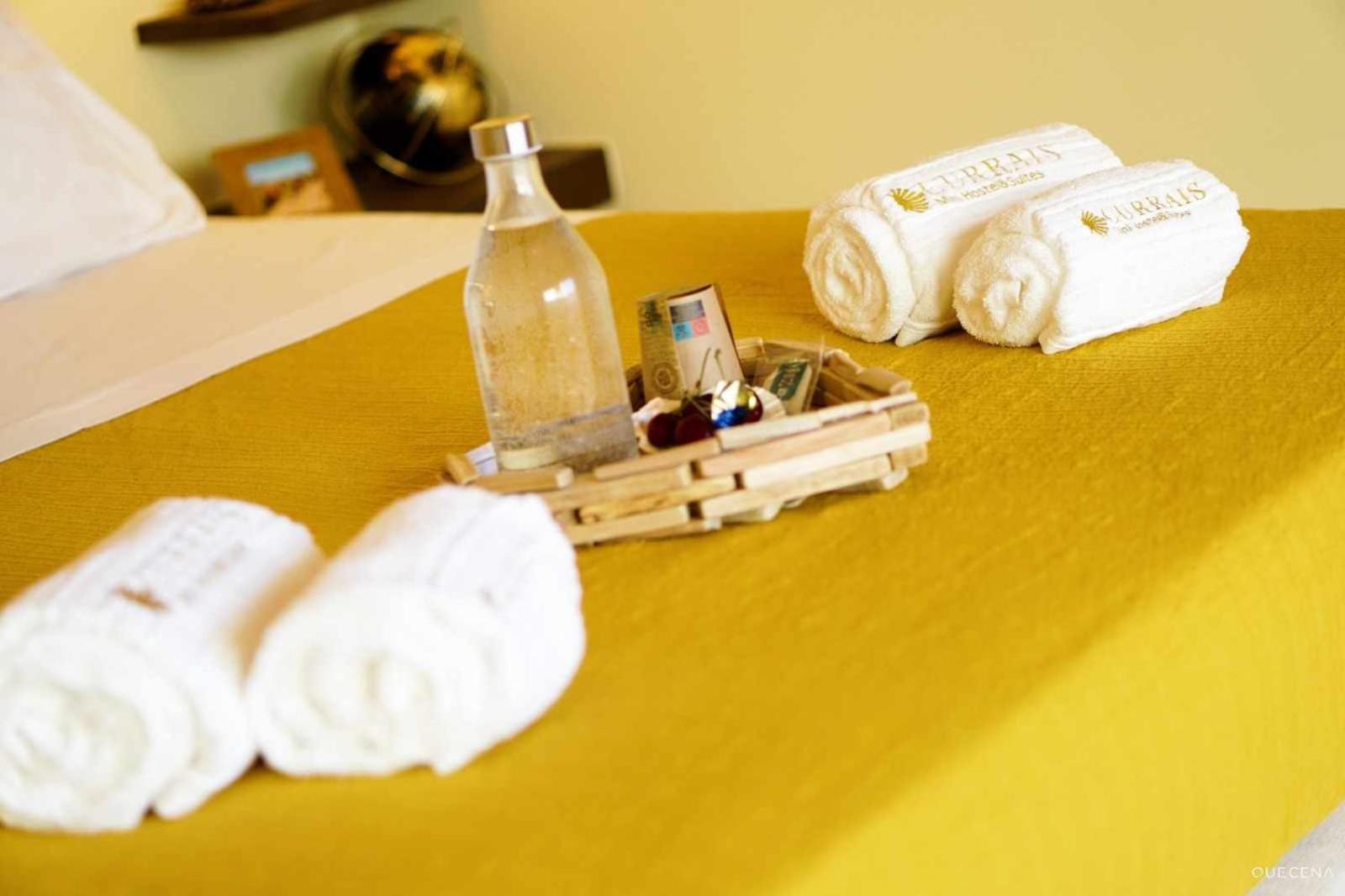 Deluxe Double or Twin Room with Pool Access photo 3