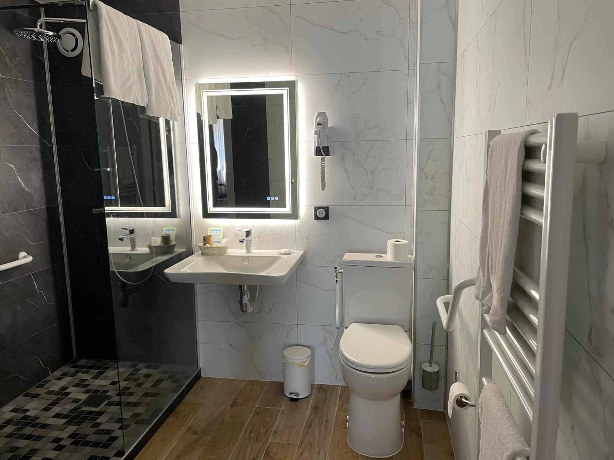Superior Twin Room - Photo 5