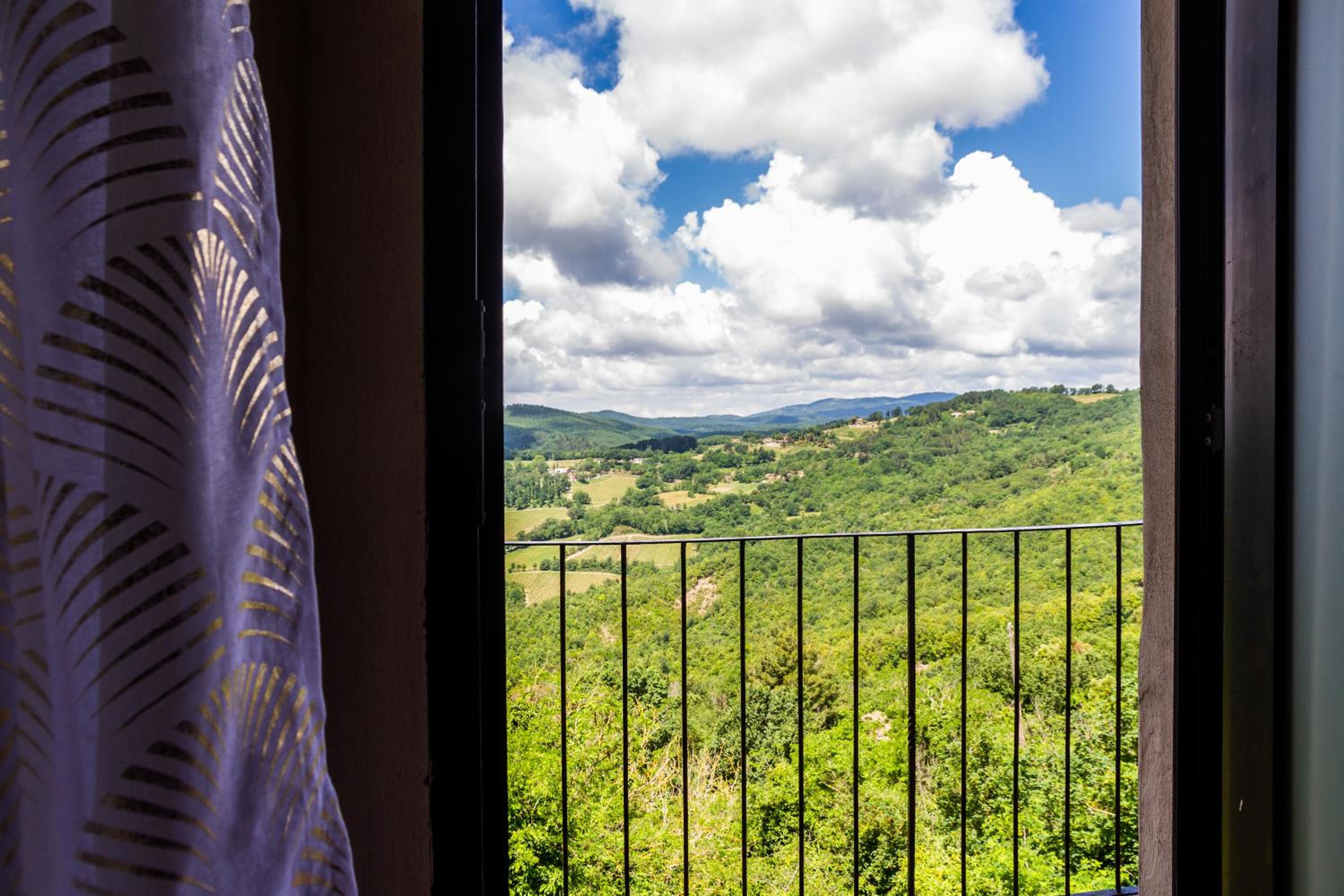 Two-Bedroom Deluxe Apartment with Balcony photo 3