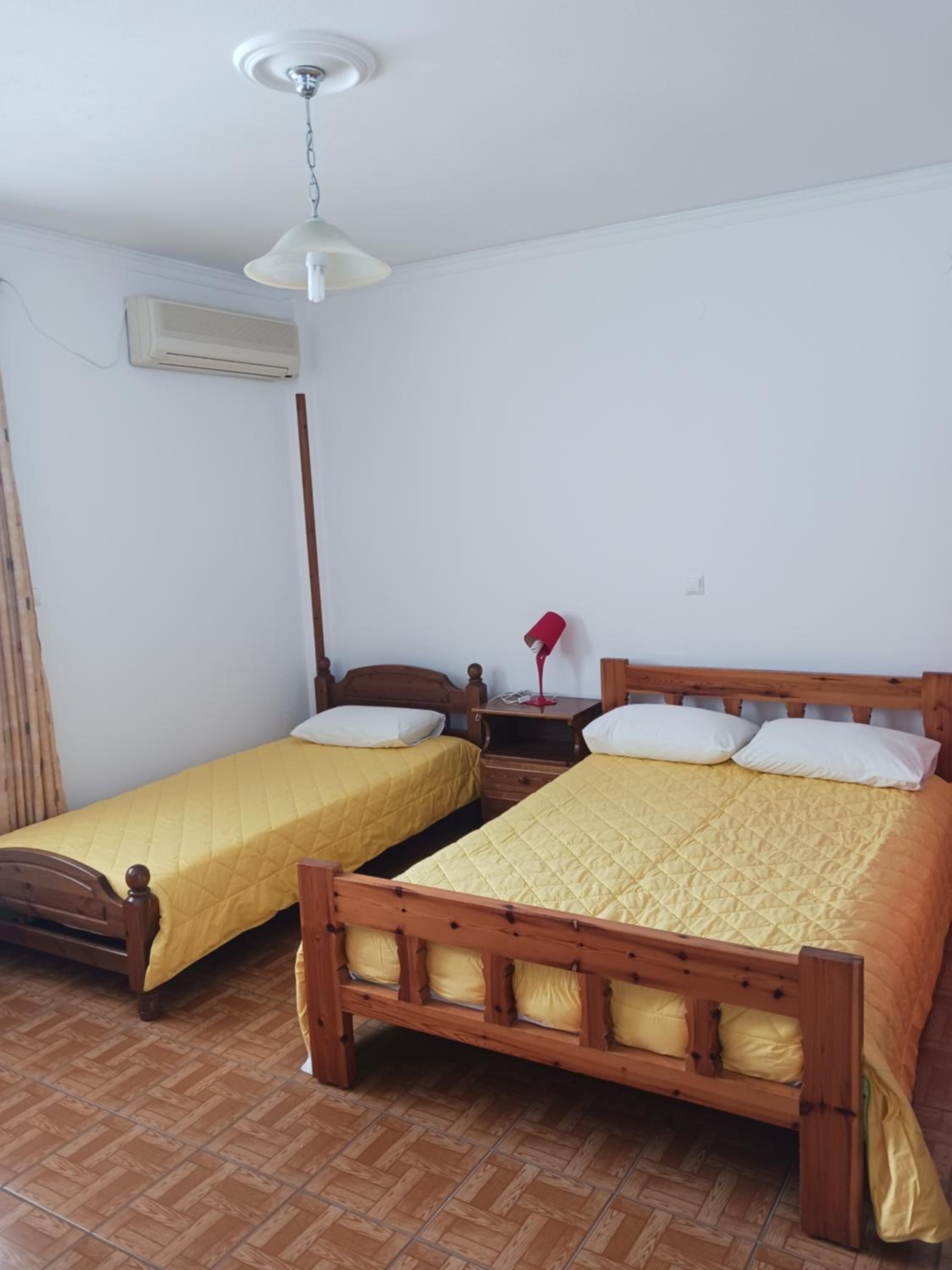 Economy Triple Room photo 1