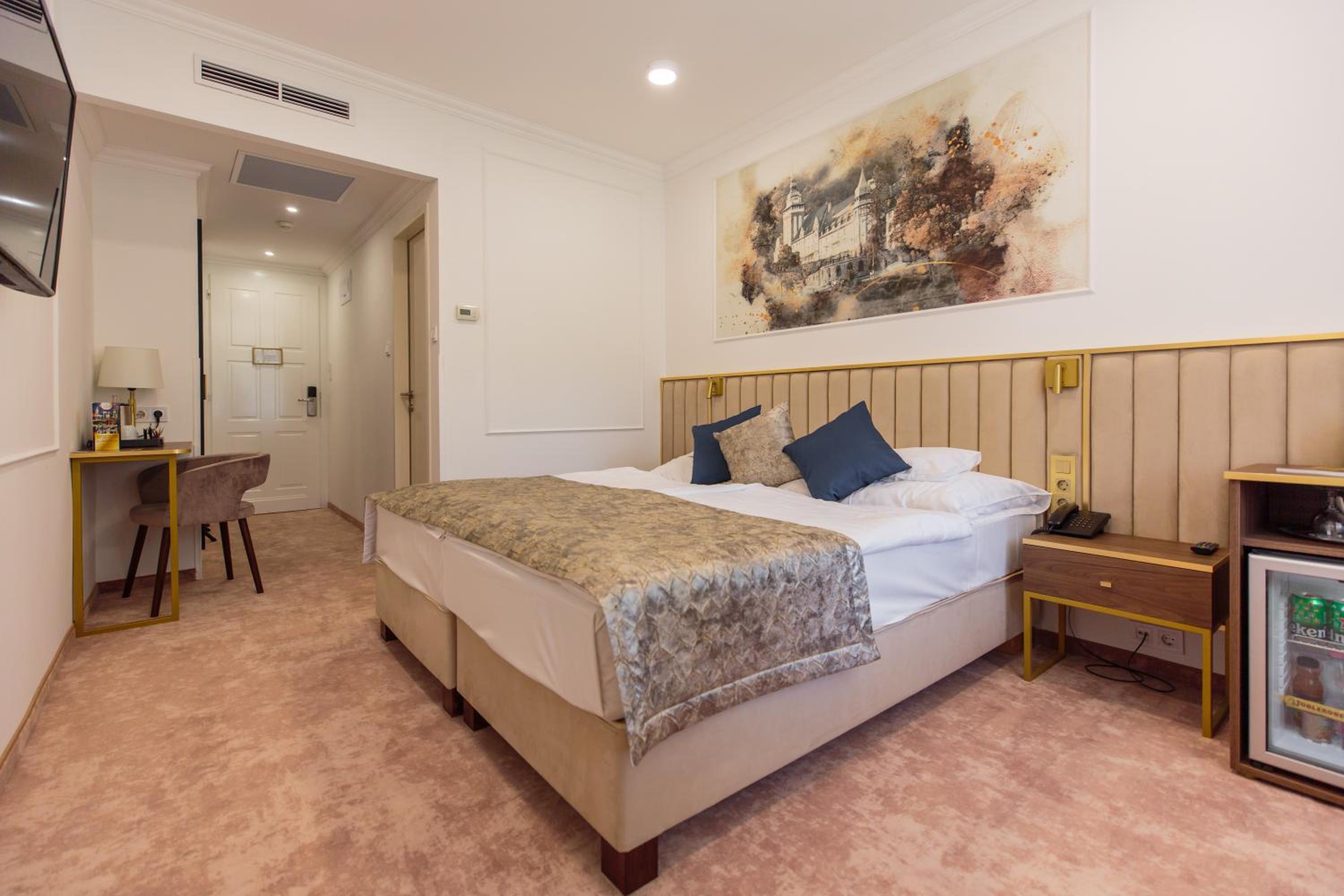 Premium Double Room photo 2