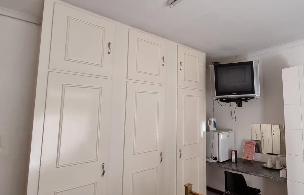 Double Room - Photo 3