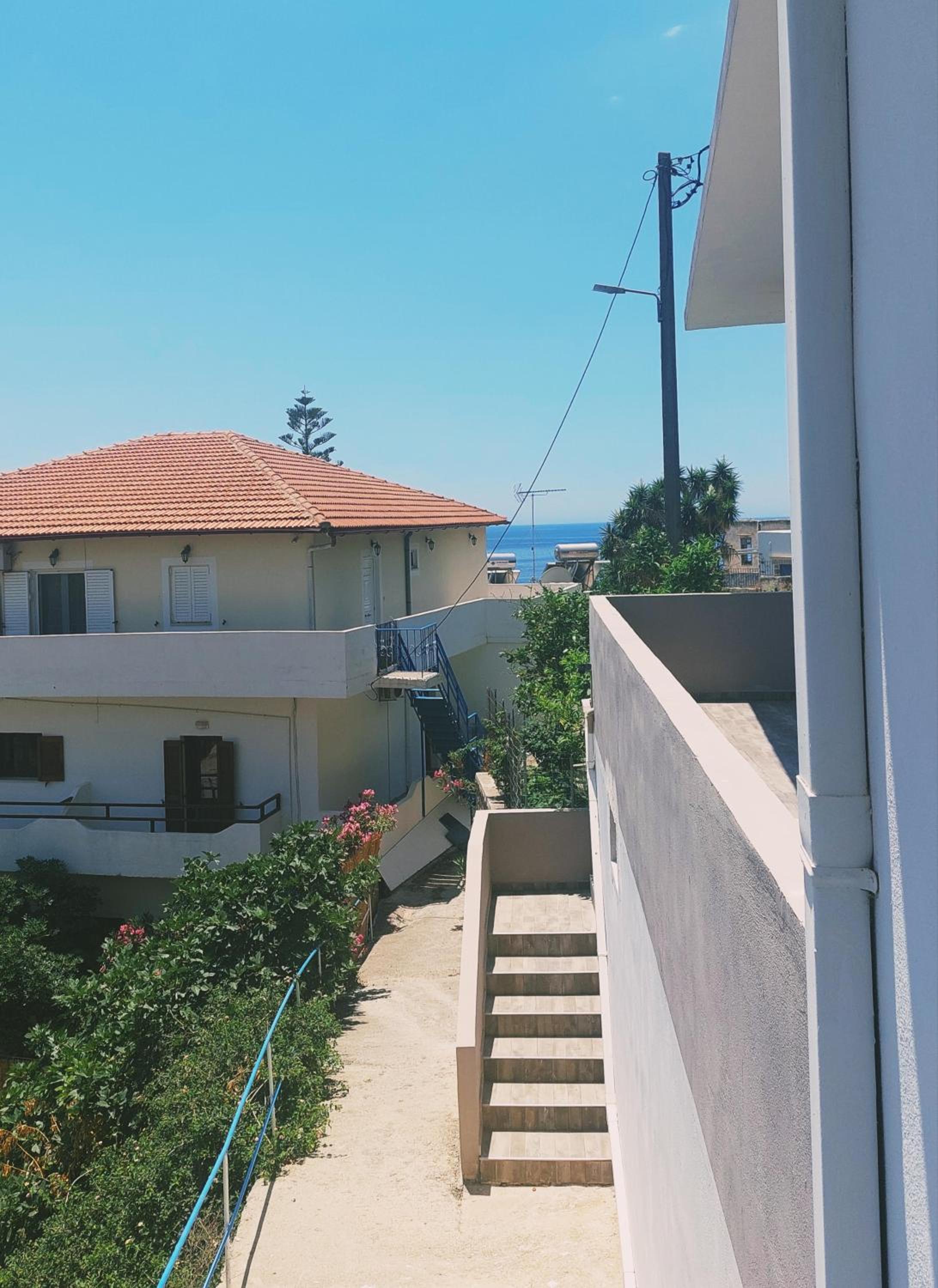 Studio with Balcony photo 3