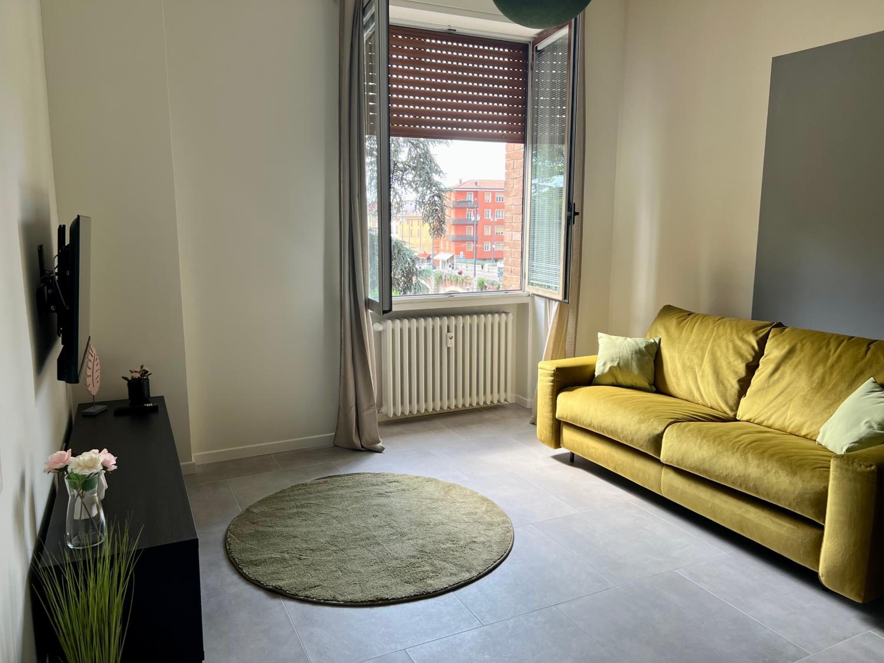 One-Bedroom Apartment photo 1