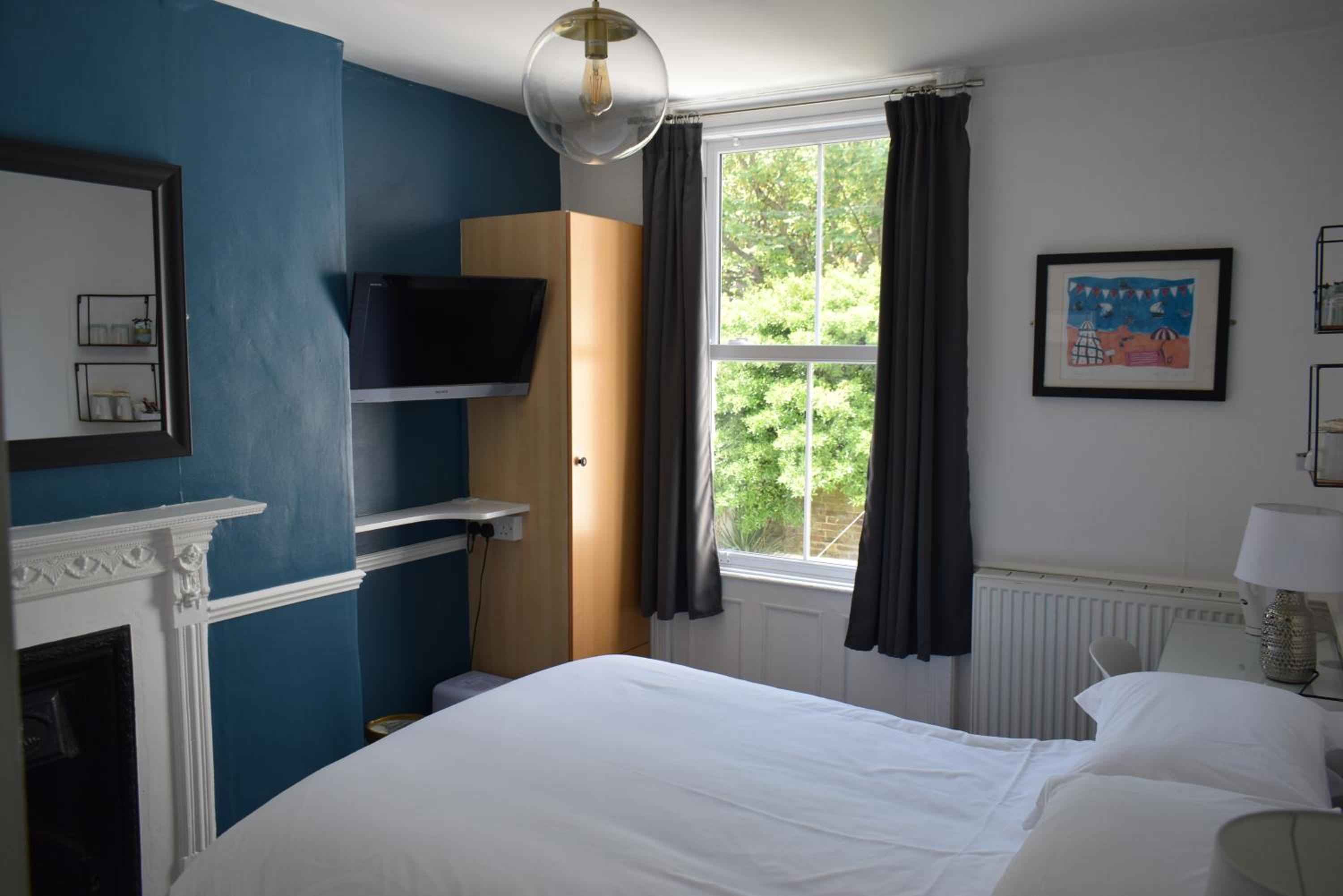 Standard Double Room - Photo 2