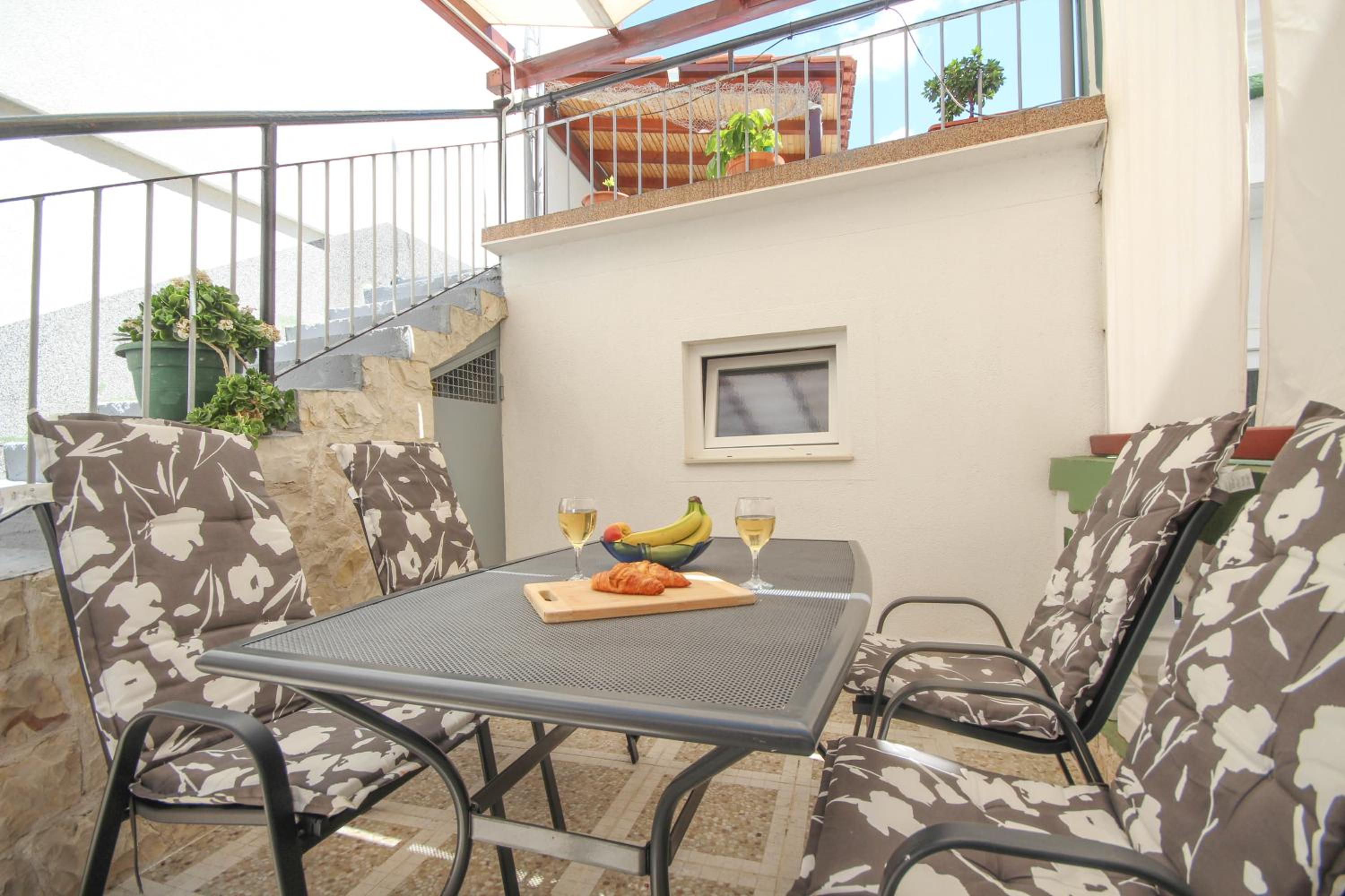 Studio with Terrace photo 2