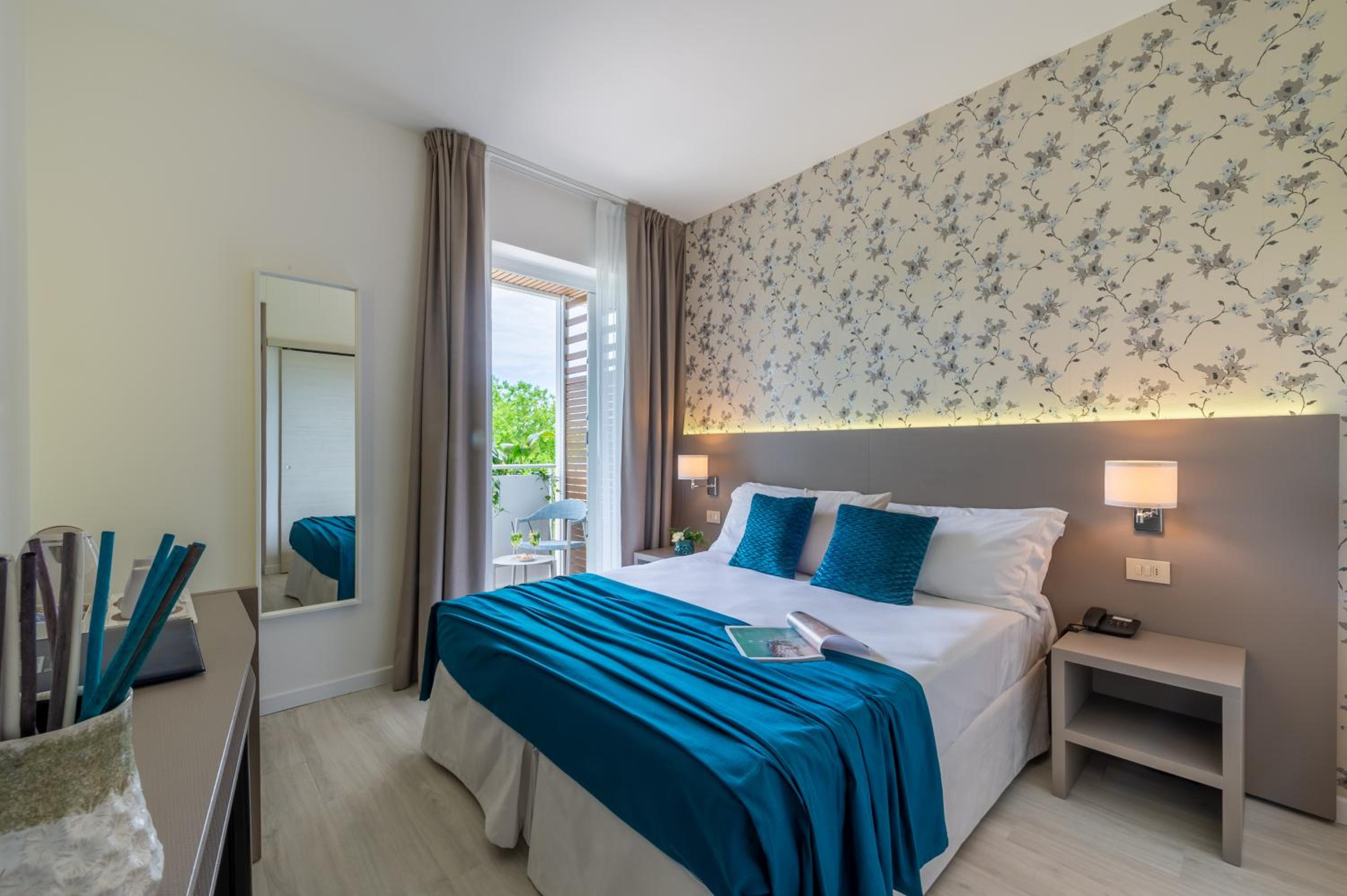 Double or Twin Room with Garden View photo 2