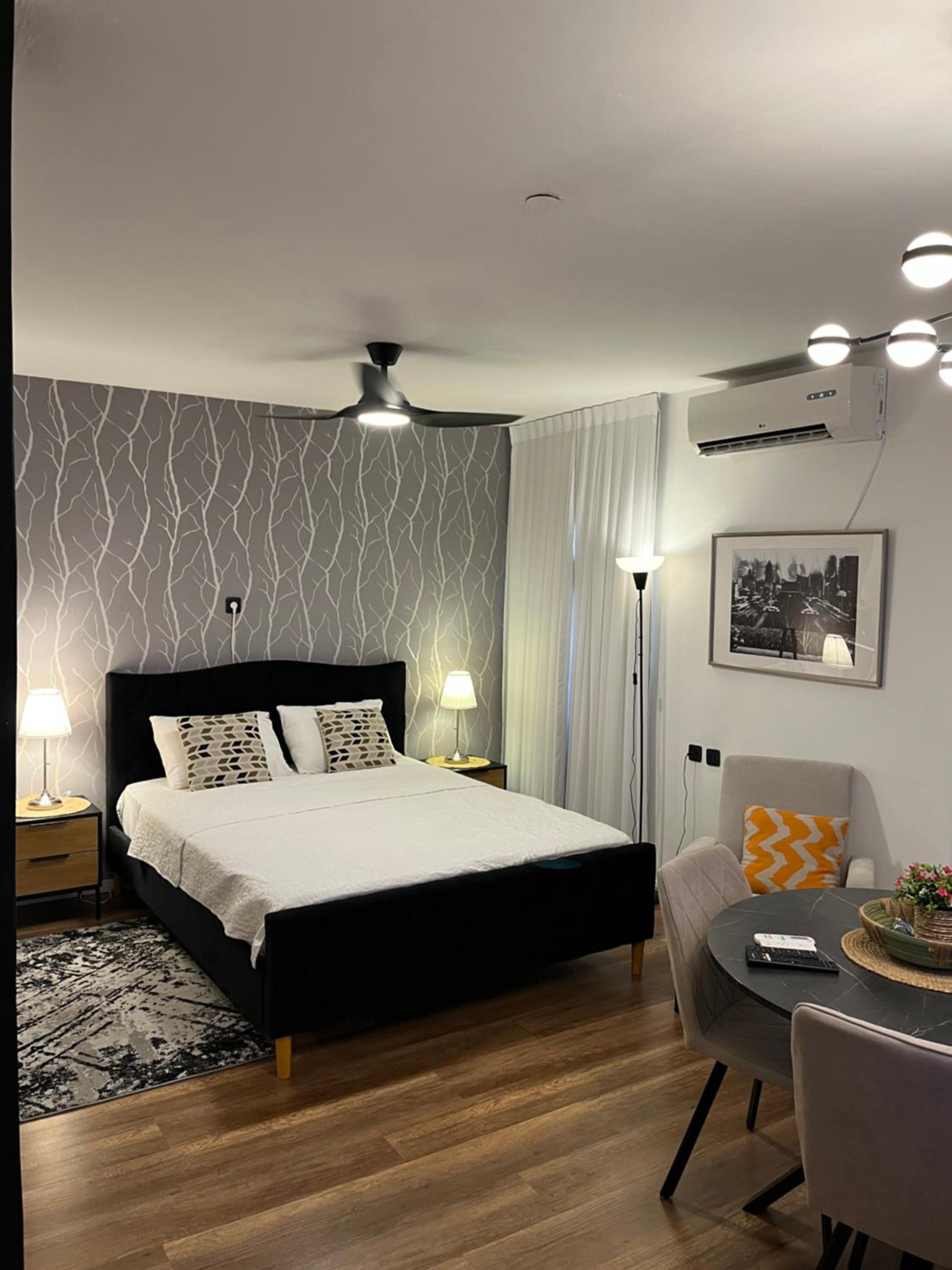 Two-Bedroom Apartment - Photo 20