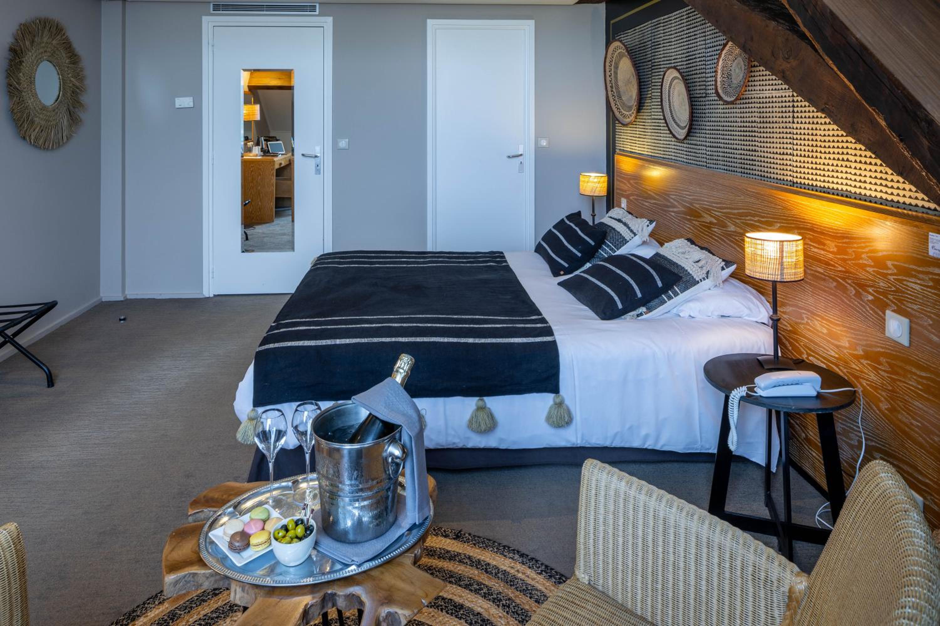 Manoir Tradition Room with Spa Access included photo 2