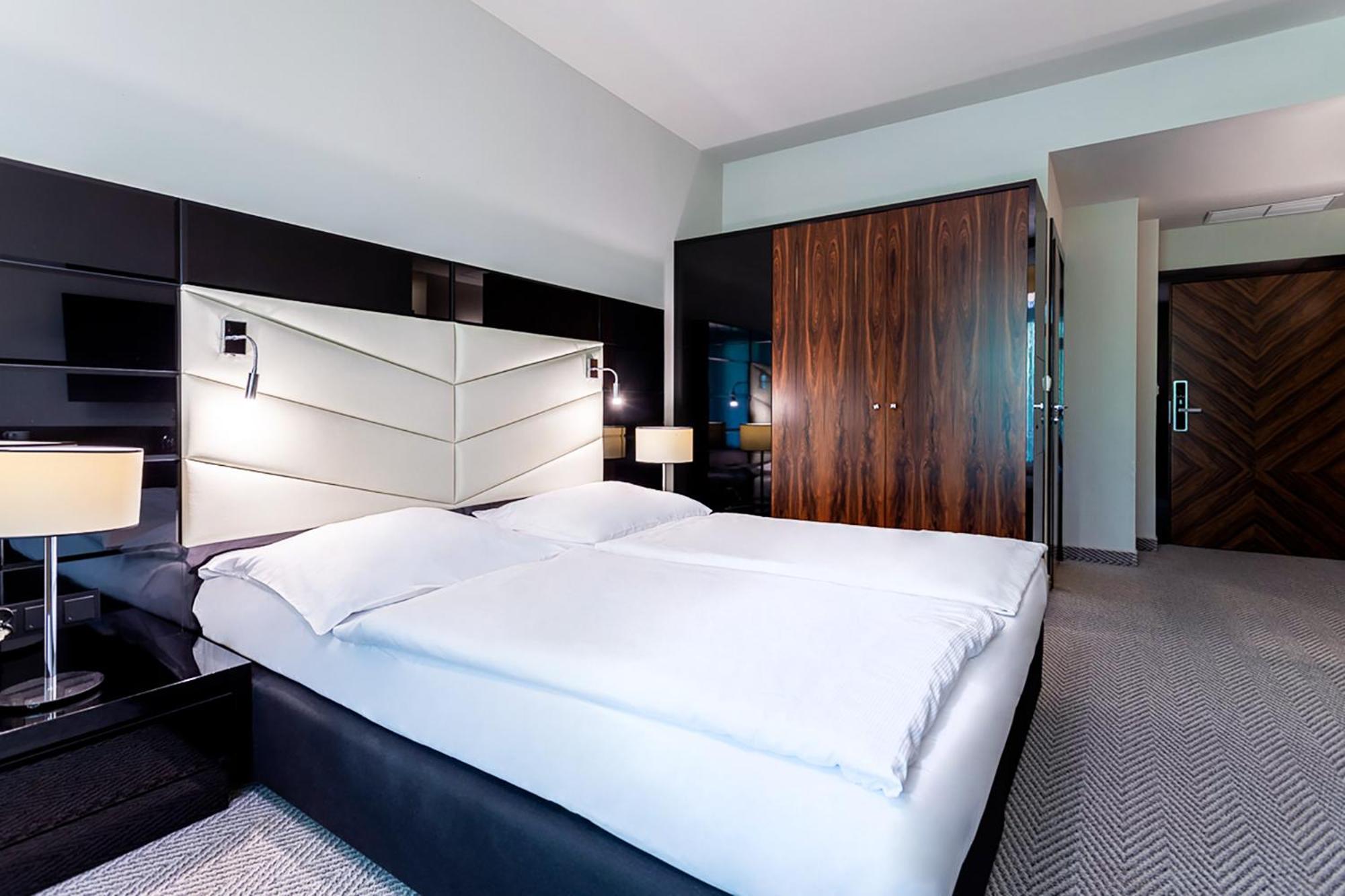 Standard Twin Room - Photo 1