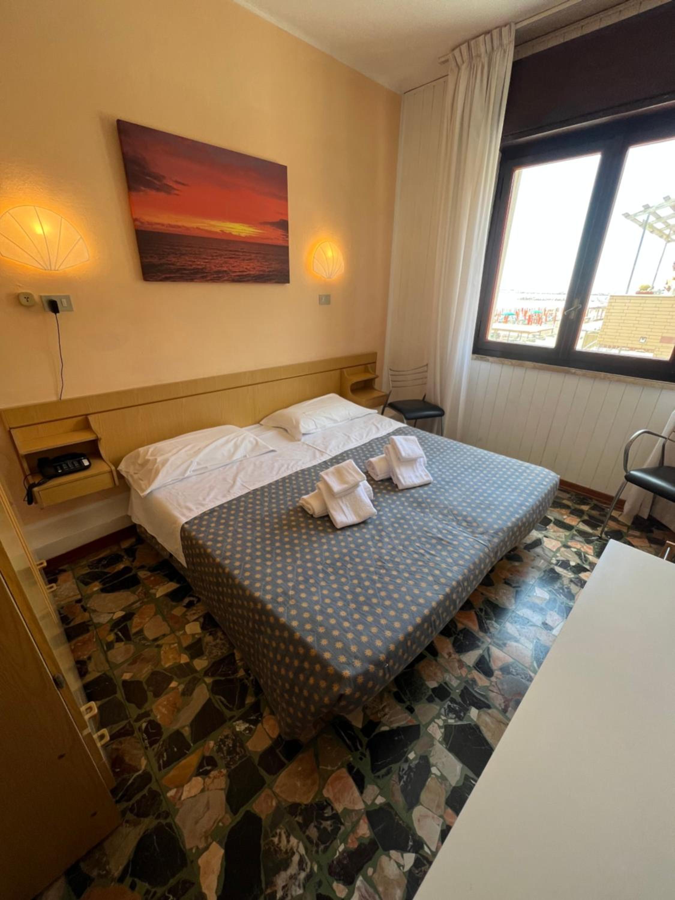 Double or Twin Room with Sea View - Photo 1