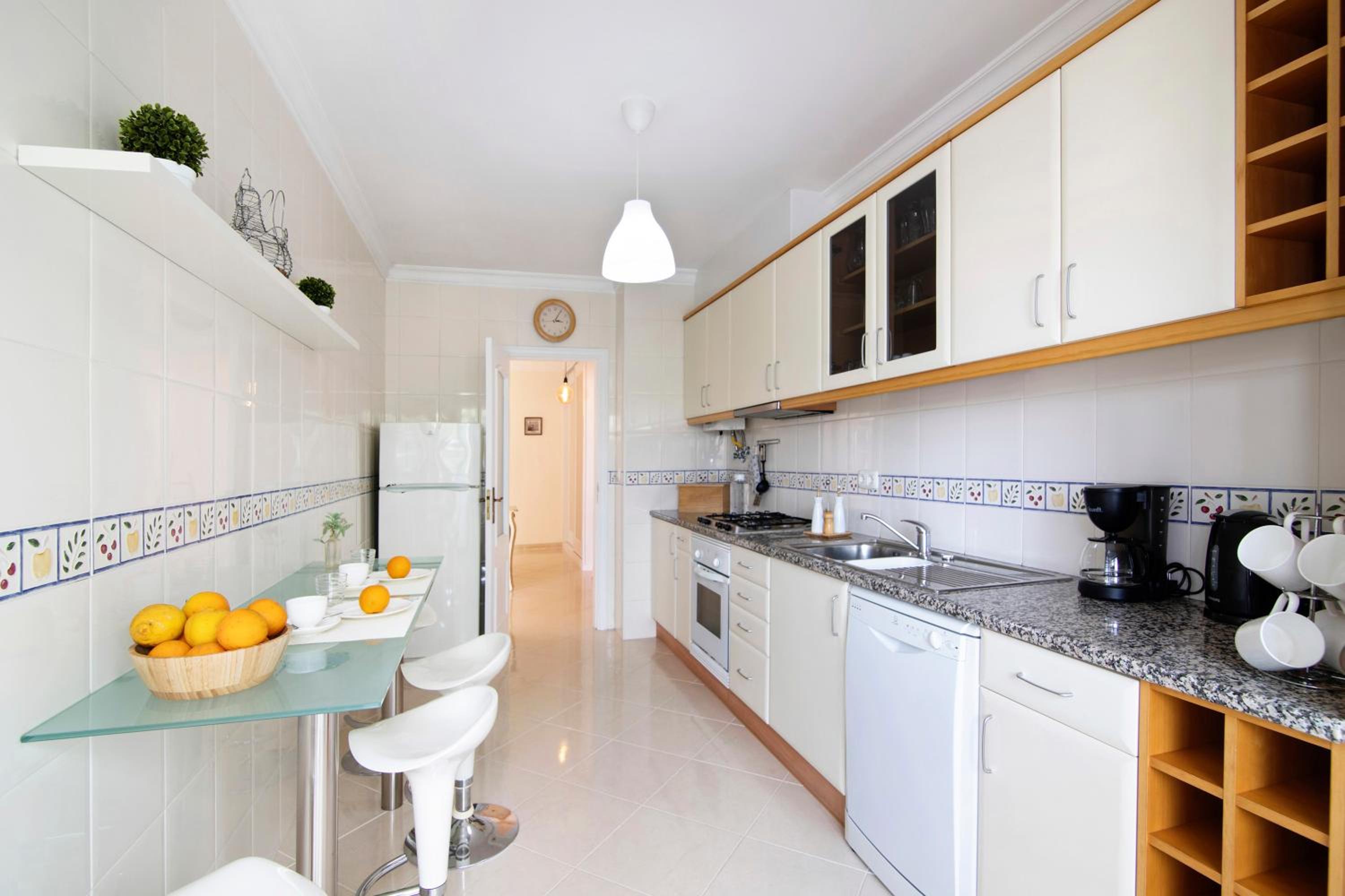 Two-Bedroom Deluxe Apartment with Ocean View photo 2